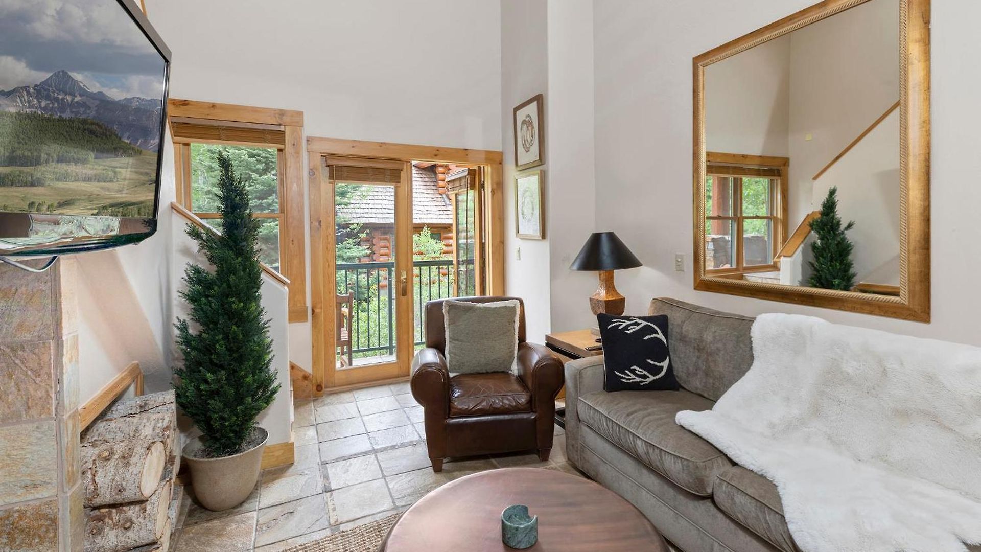 2 Bedroom - Luxury Skiin And Out Holiday home *