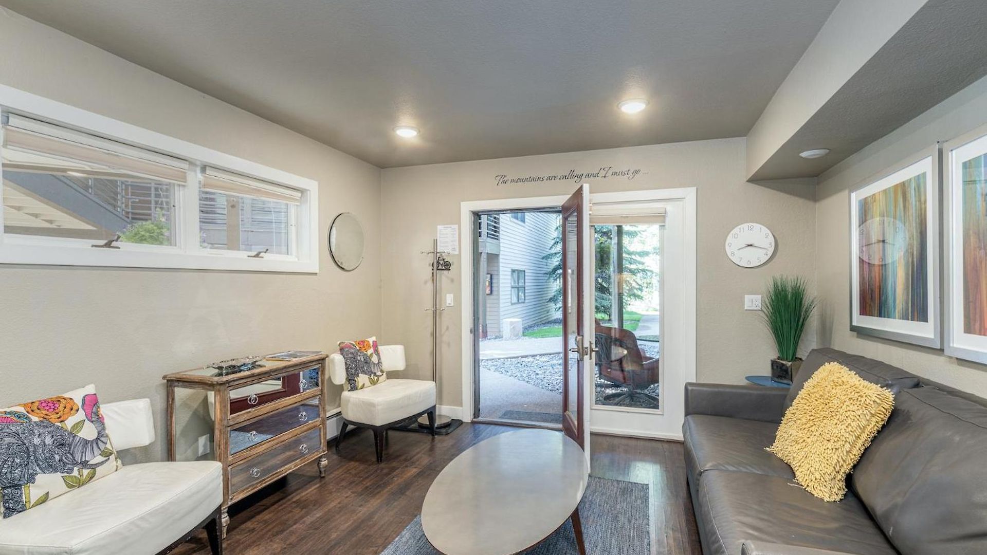 Apartment Walk To Ski, Stylish & Bright! Ground Floor, Hot Tub, Pool *