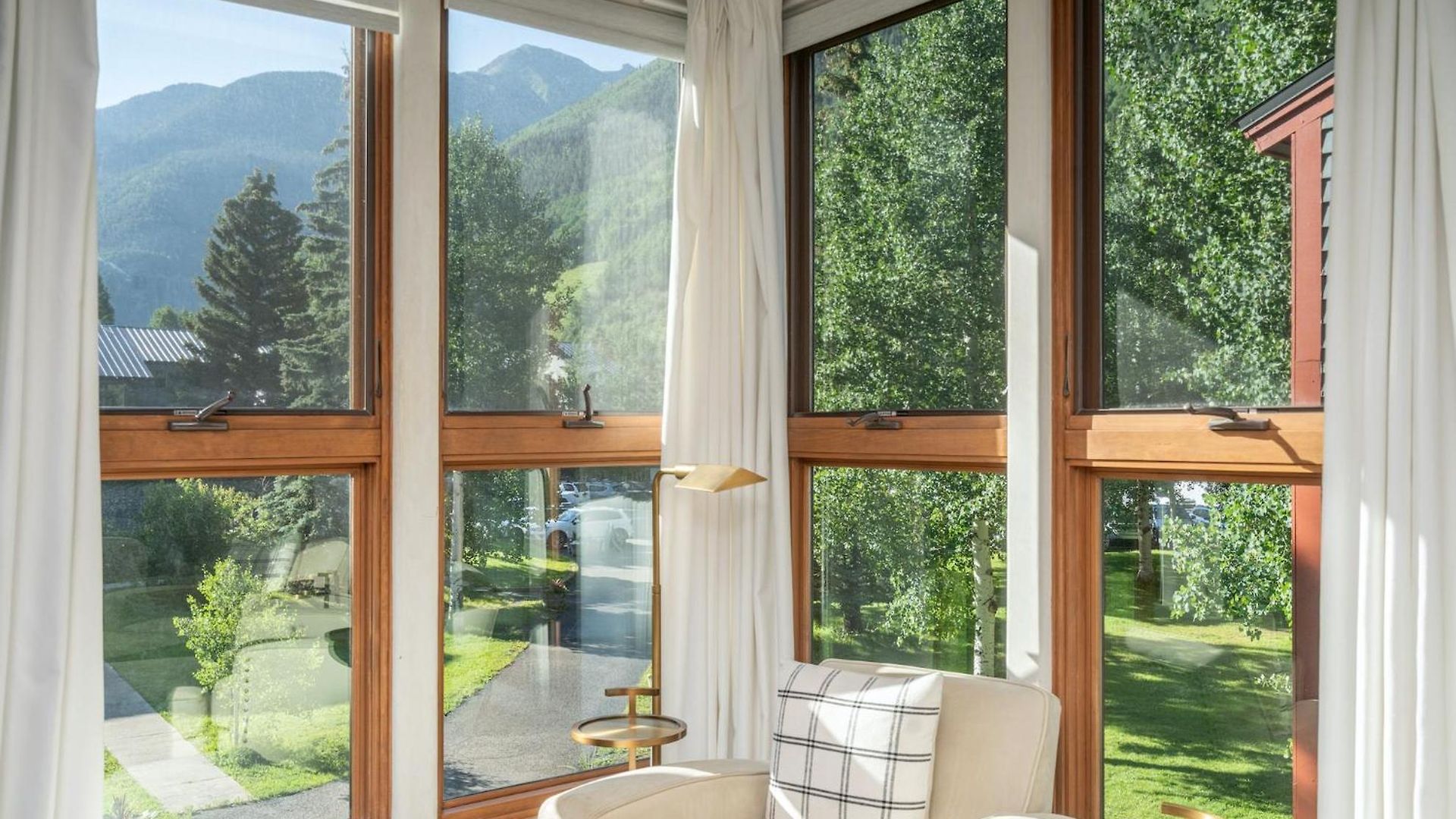 Apartment 526 - A True Mountain Retreat In Beautiful Town, *