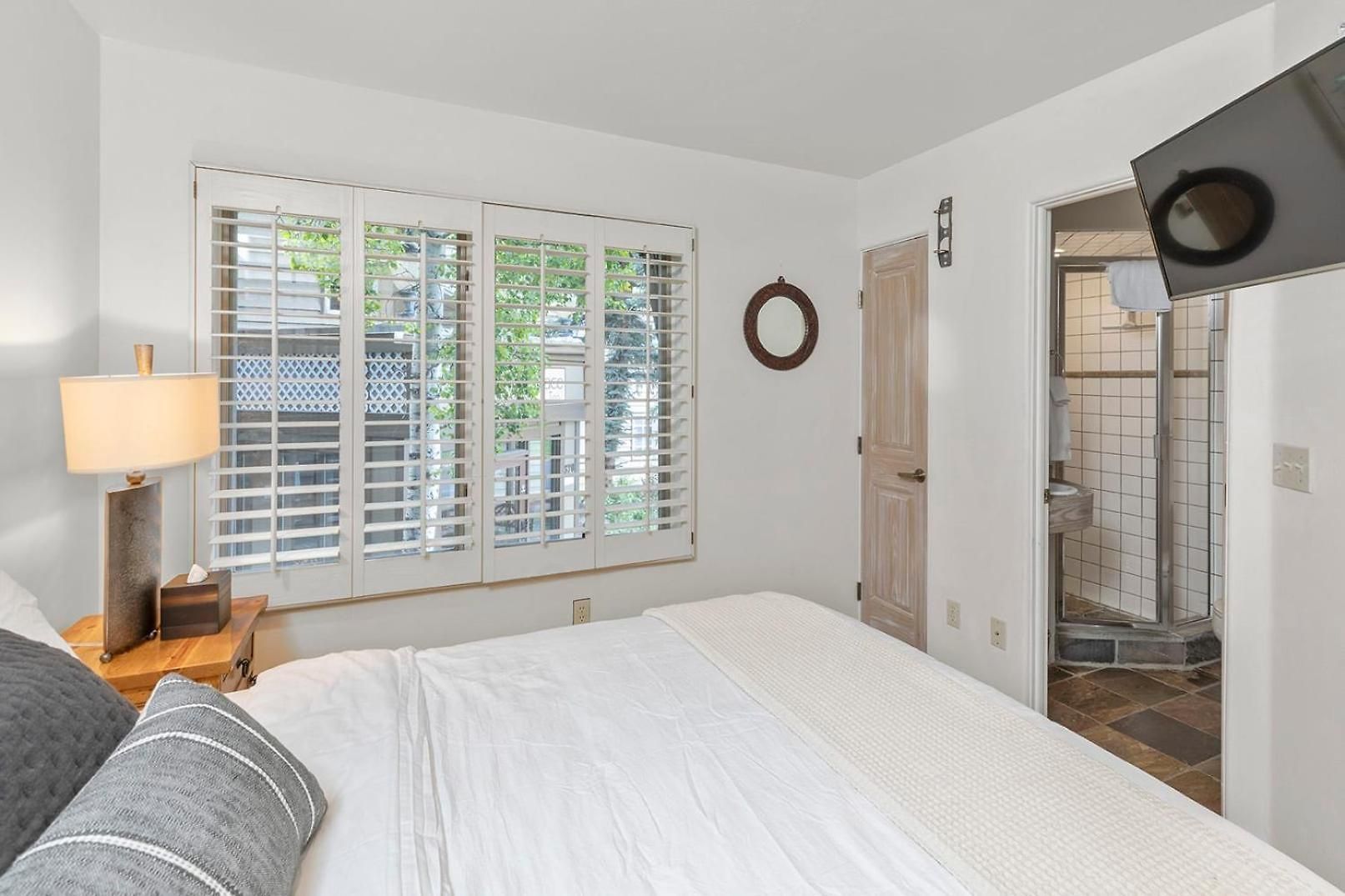 In Out Remodeled Luxury Holiday home
