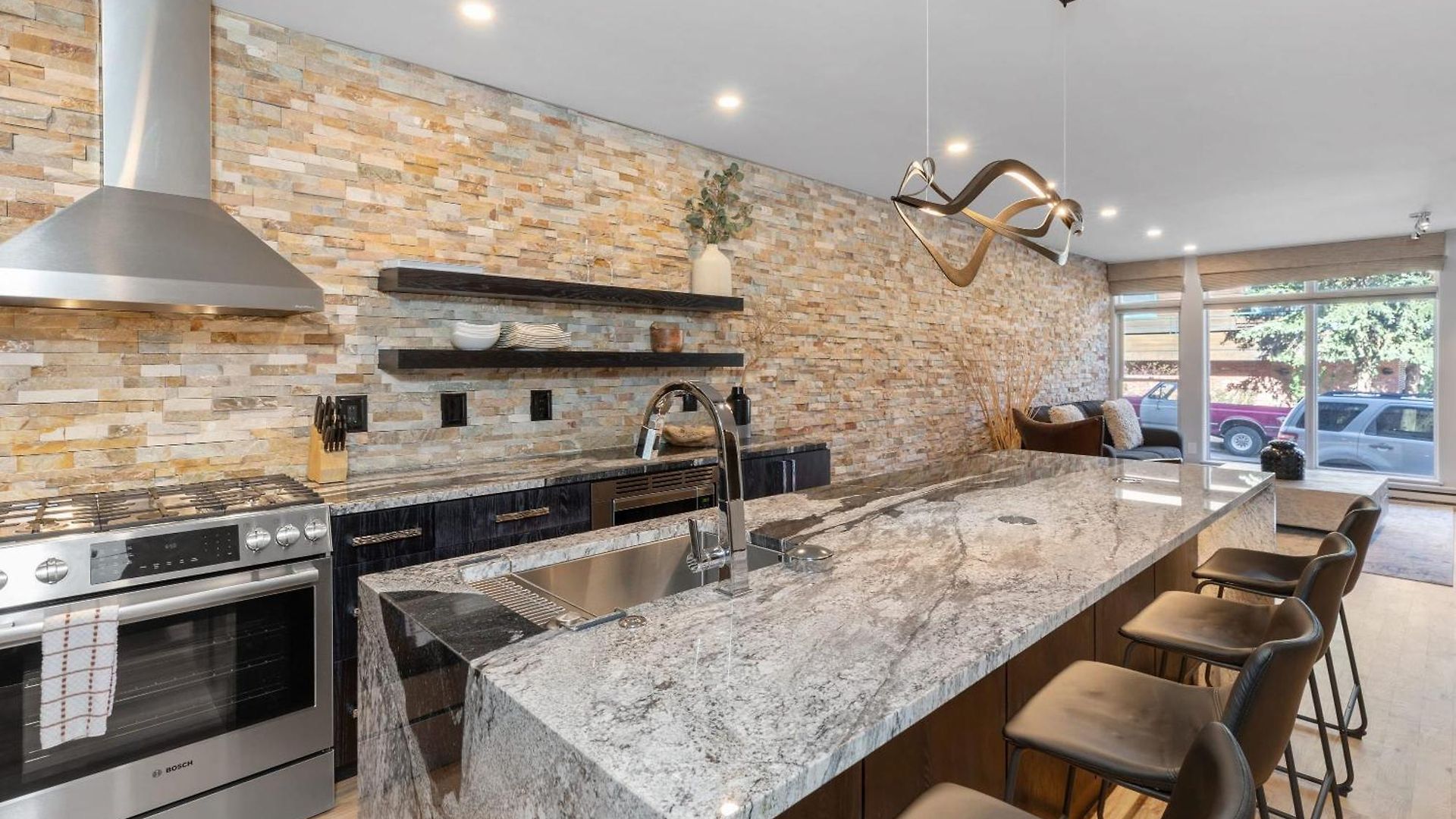 Luxurious1br In Town And Steps To The Gondola Holiday home *