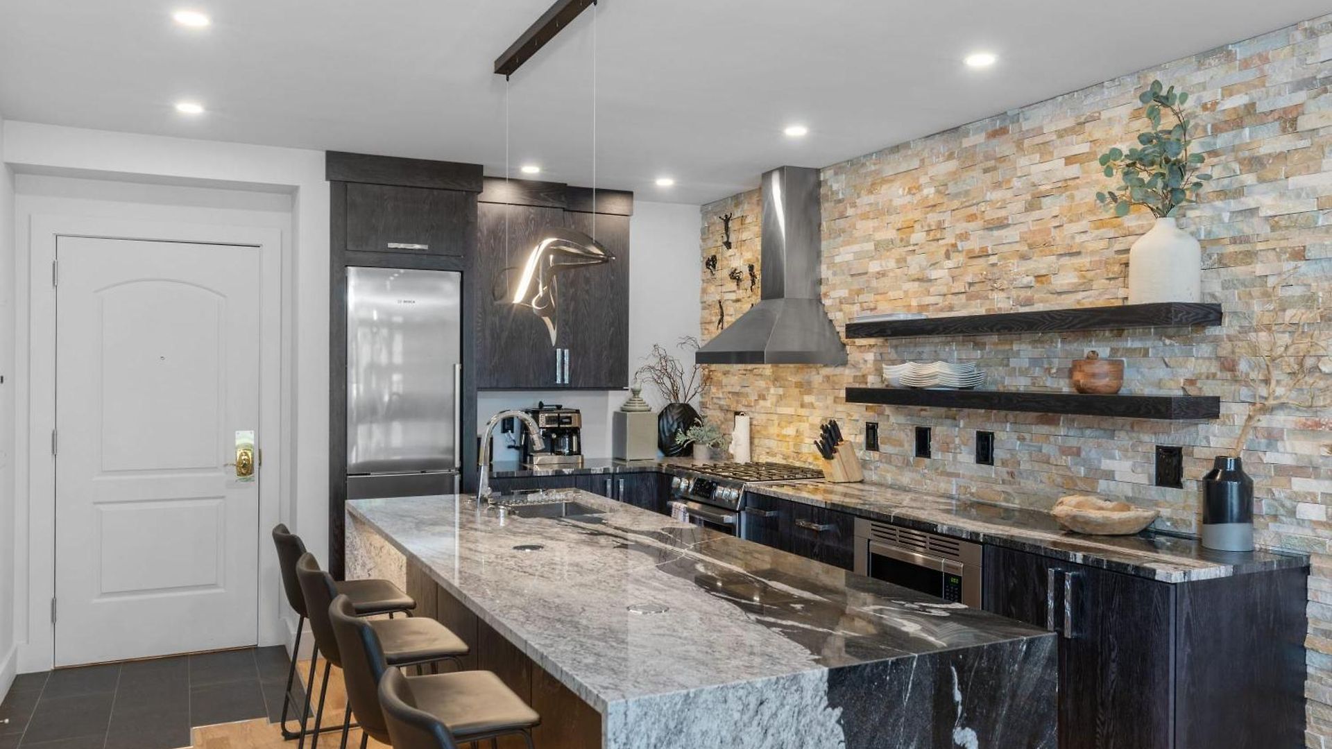 Luxurious1br In Town And Steps To The Gondola