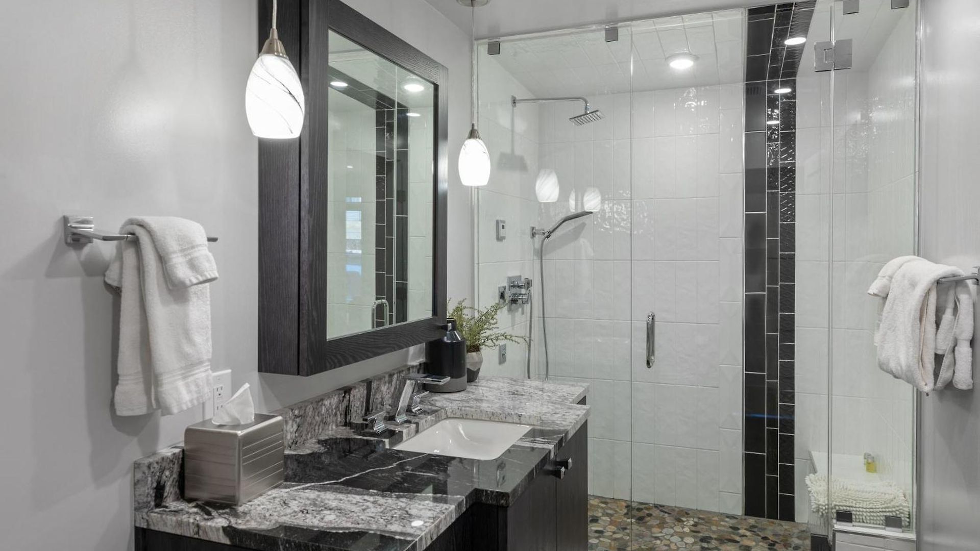 Holiday home Luxurious1br In Town And Steps To The Gondola *