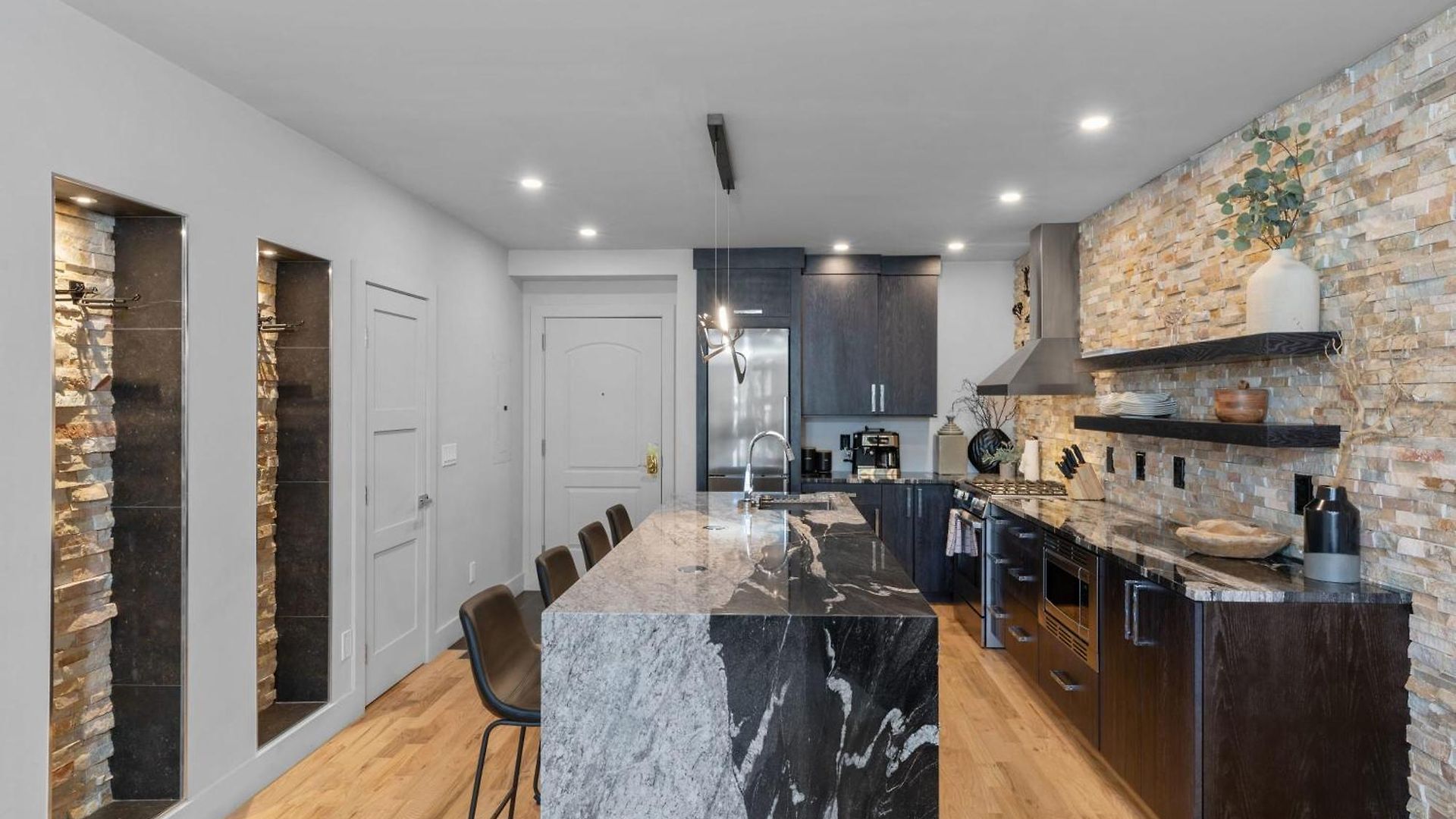 Luxurious1br In Town And Steps To The Gondola Holiday home