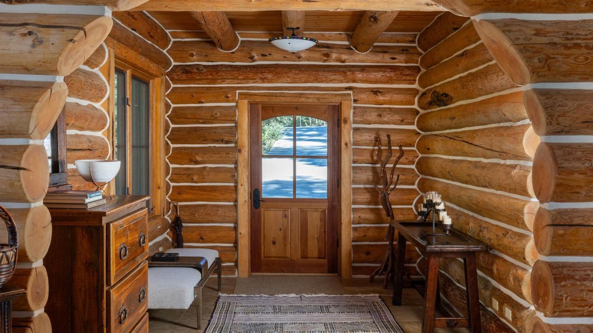 Bear - Modern Log At Easy Ski-in-out Location Villa *