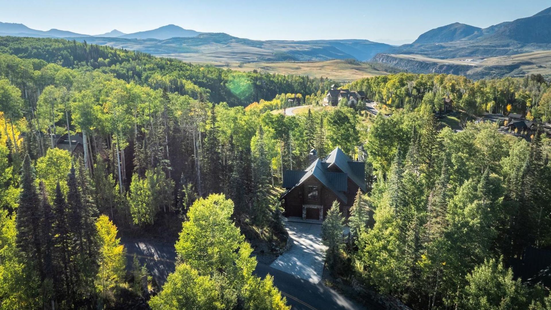 Villa Bear - Modern Log At Easy Ski-in-out Location Telluride