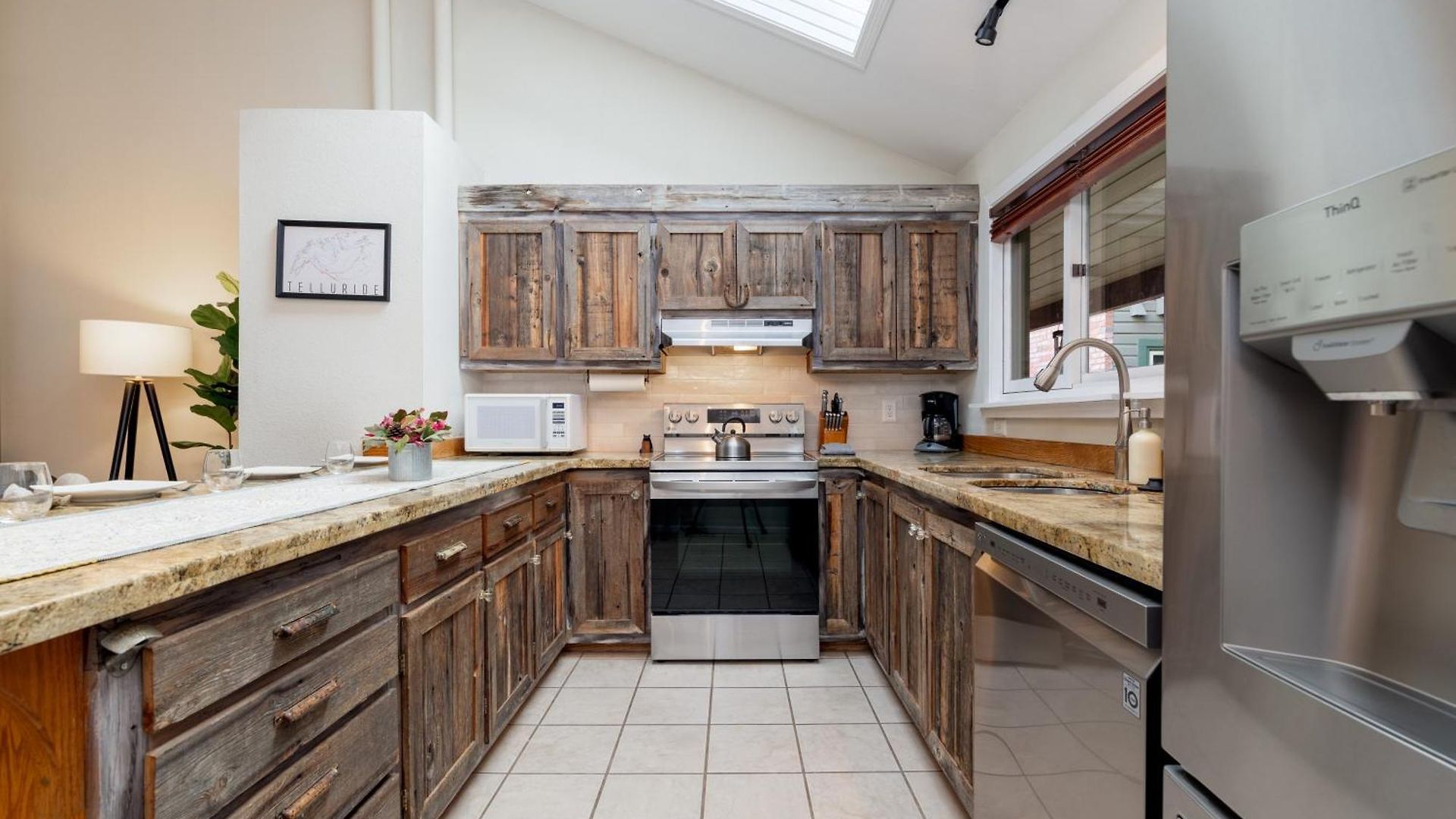 Family Friendly Mainstreet Townhome Telluride