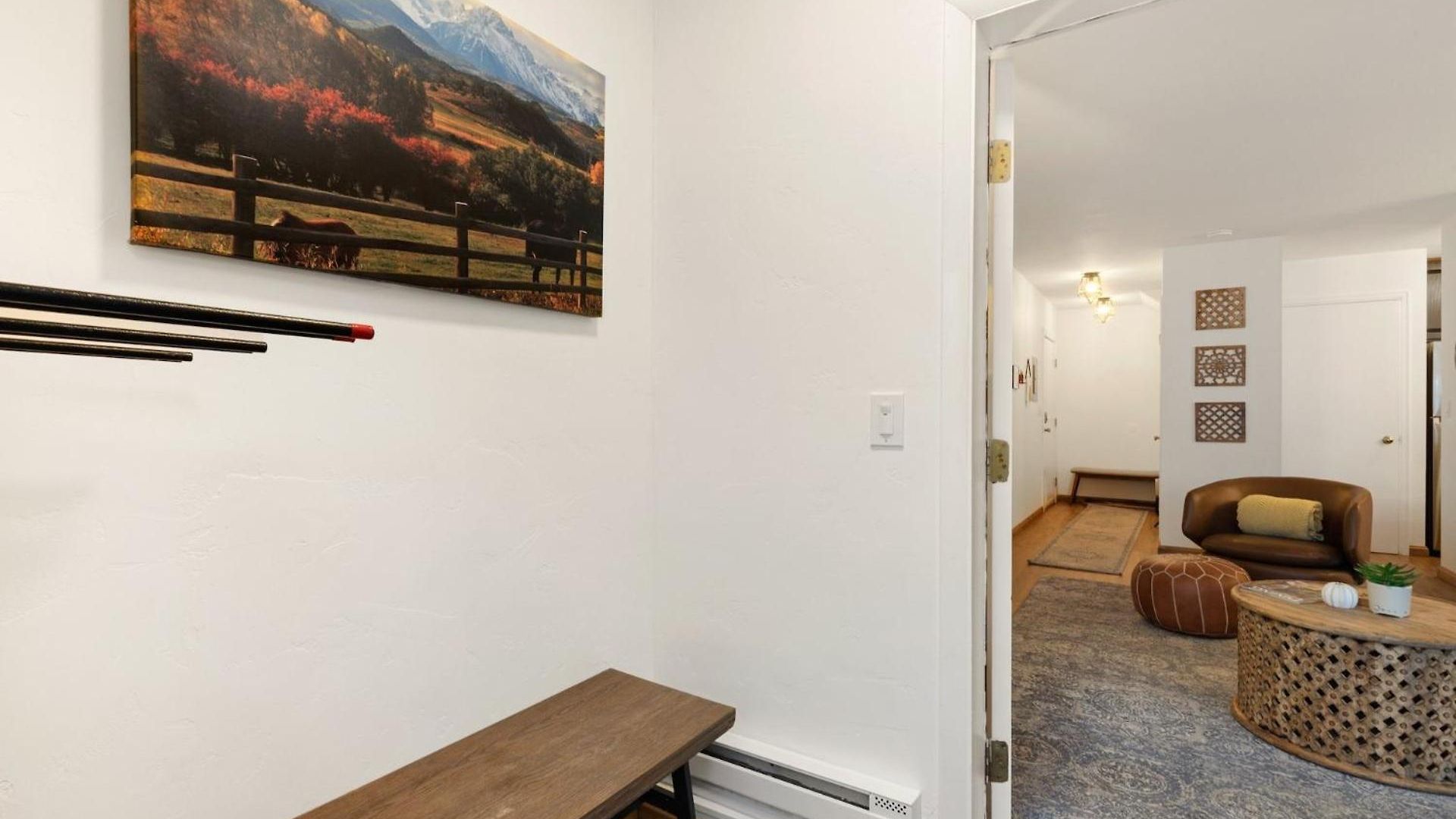 Comfort, Style, Short Walk To Town Park & Gondola