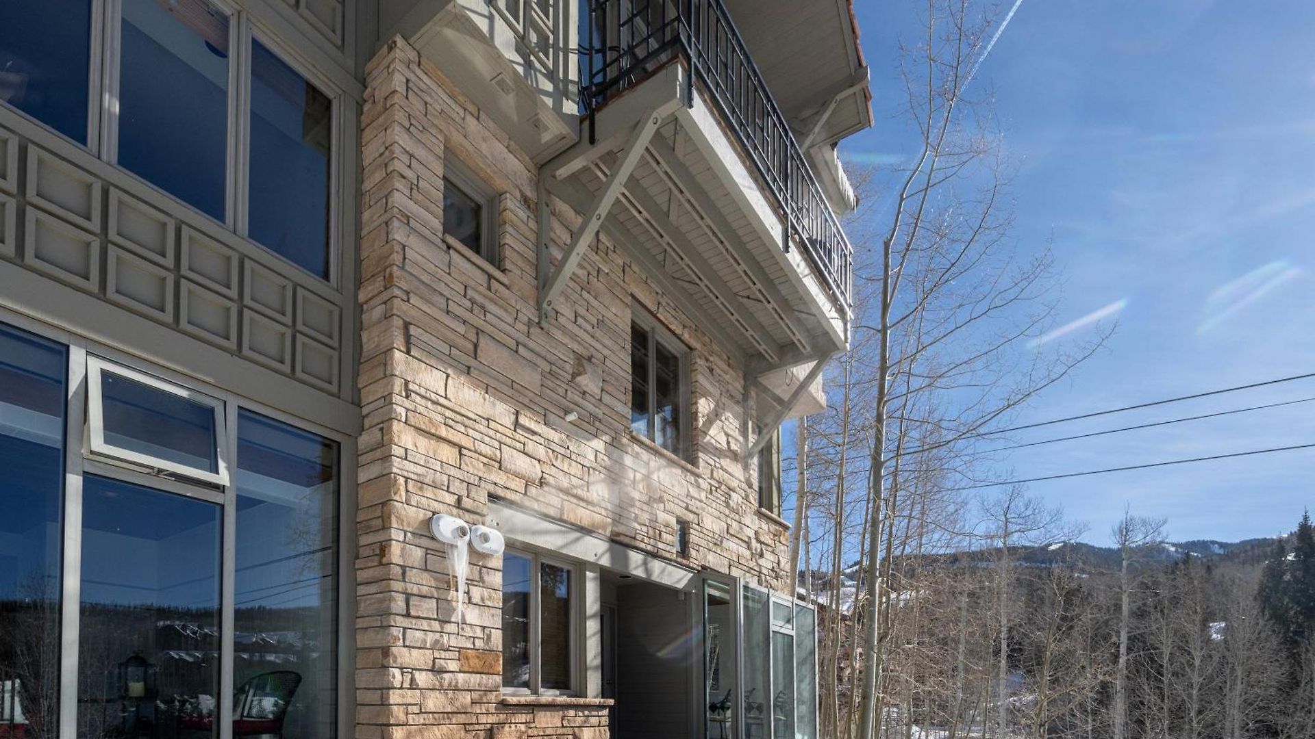 Mountain Village Hideaway By Alpine