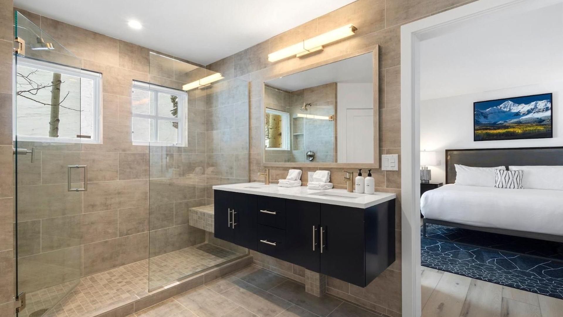 Sunny Condo, Box Canyon Views, Pool & Hot Tub Apartment *