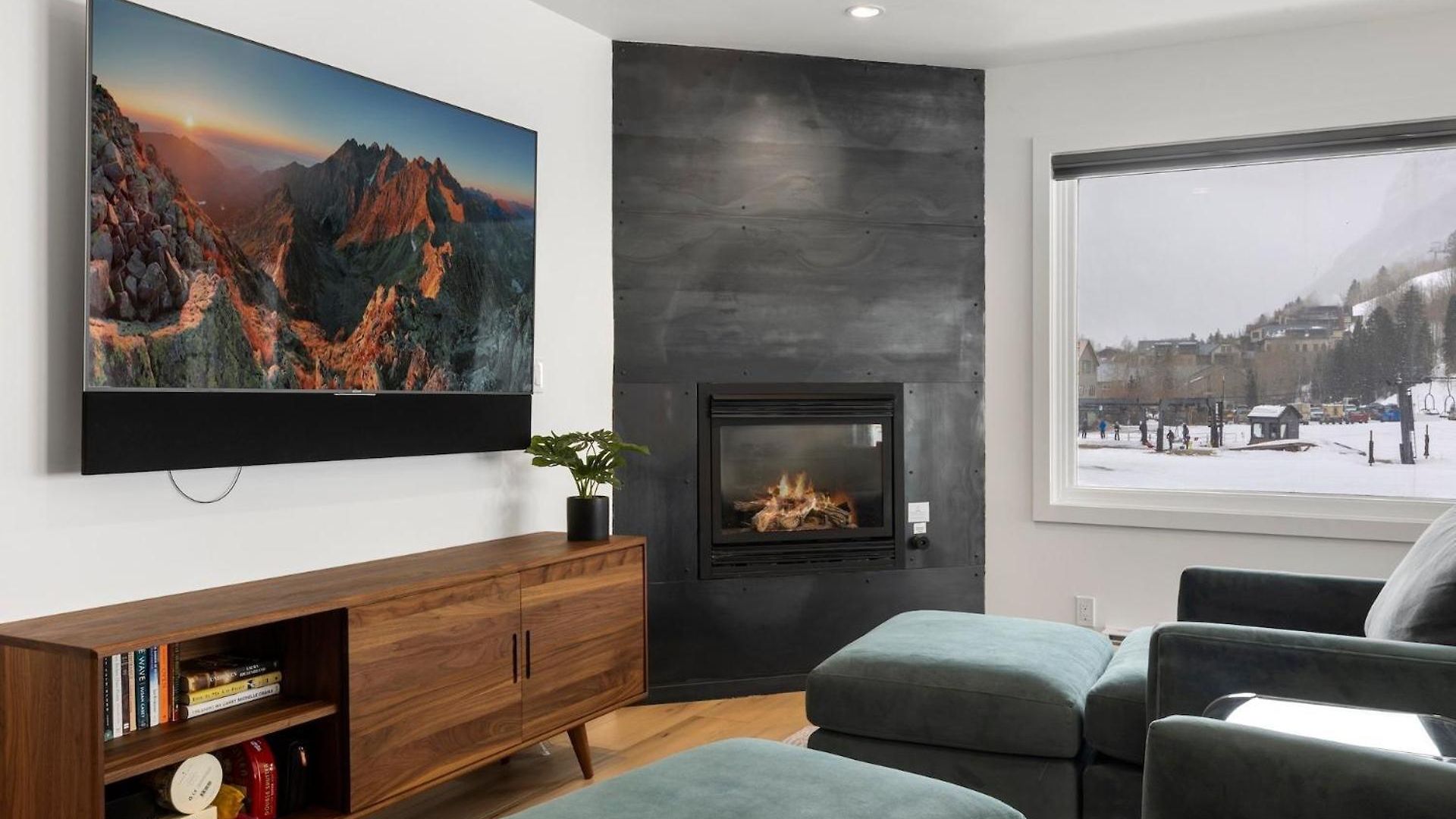 Sunny Condo, Box Canyon Views, Pool & Hot Tub Apartment *