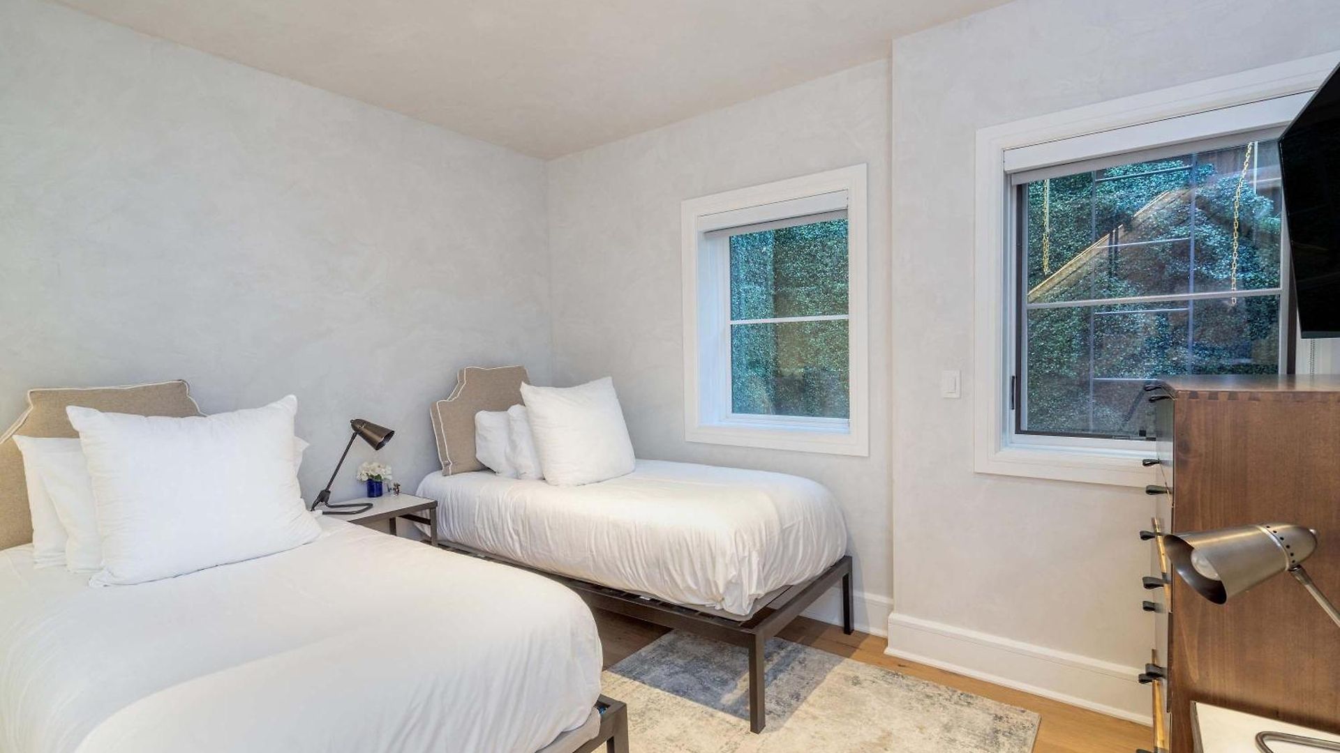 Upscale Near Lift And Town With Mountain Views Holiday home