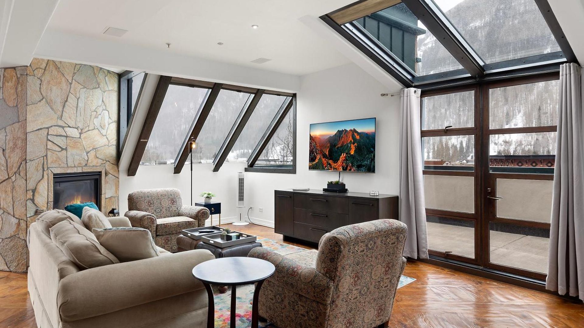 Wintercrown Penthouse By Exceptional Apartment
