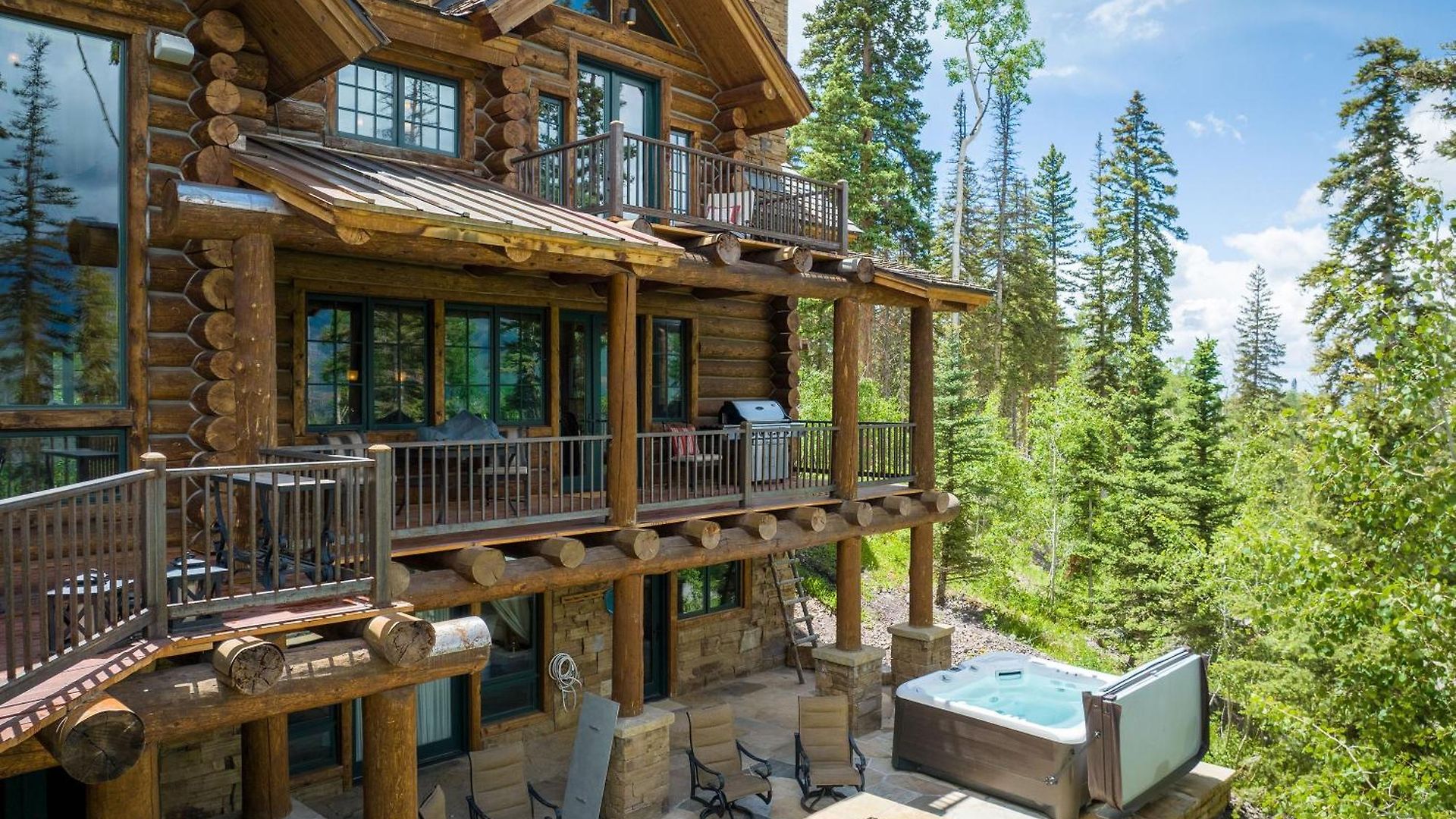 Hilltop Hideaway By Exceptional Chalet