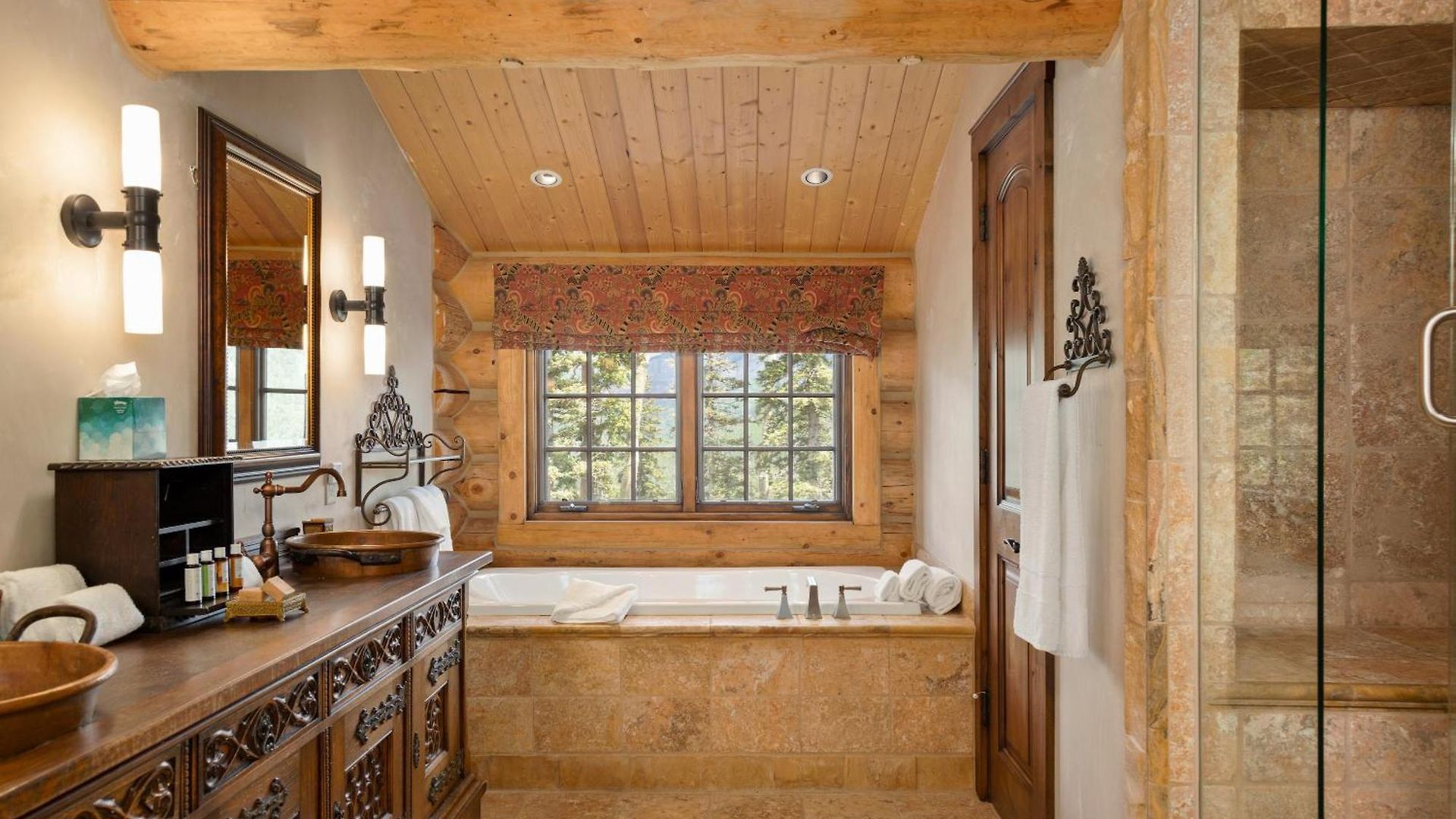 Hilltop Hideaway By Exceptional Chalet