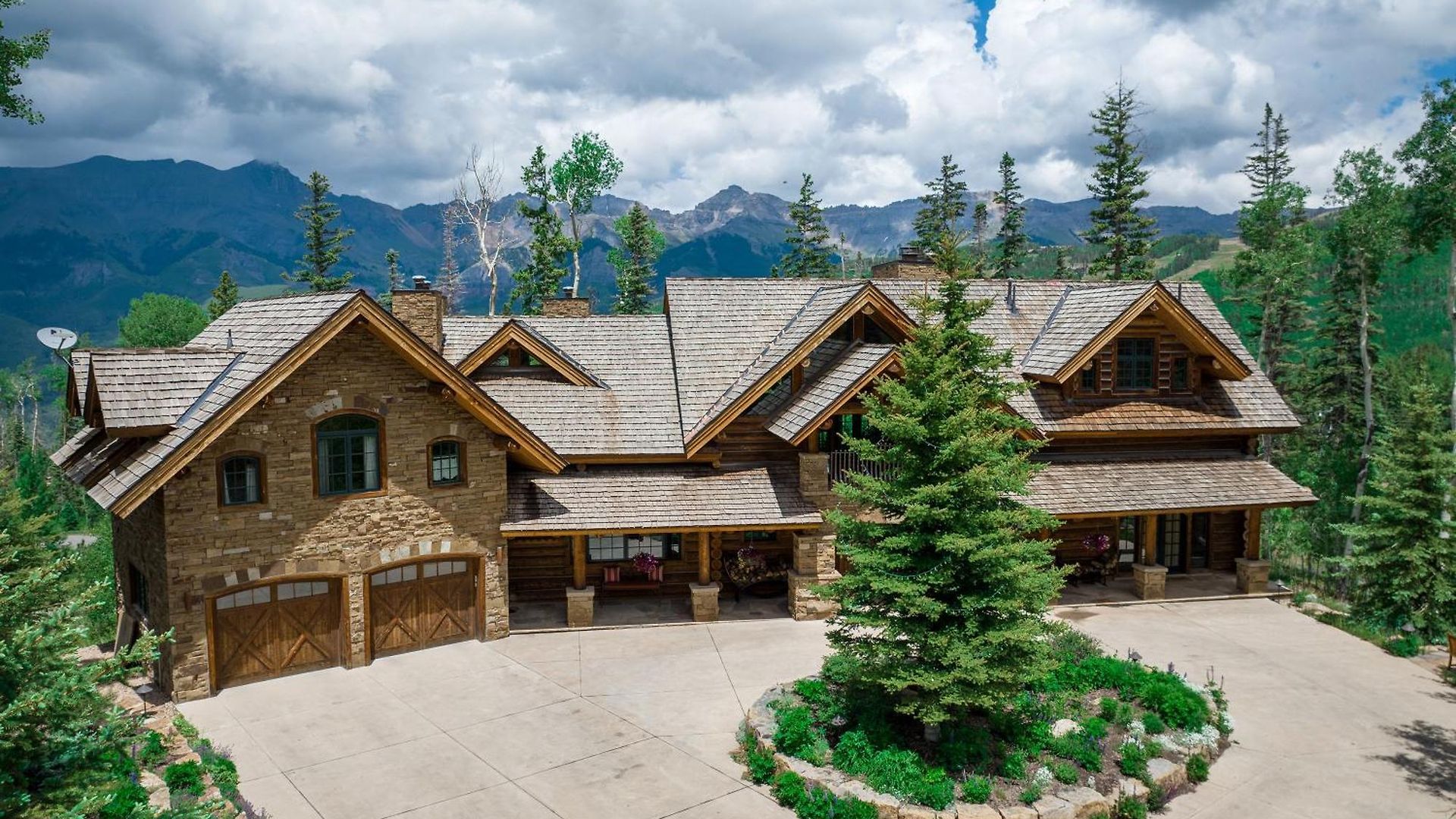 Hilltop Hideaway By Exceptional