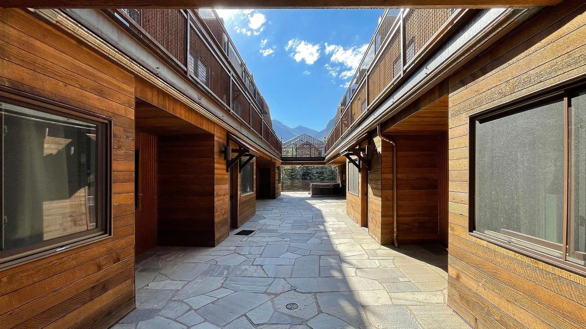 Downtown Modern Creekside Apartment Telluride