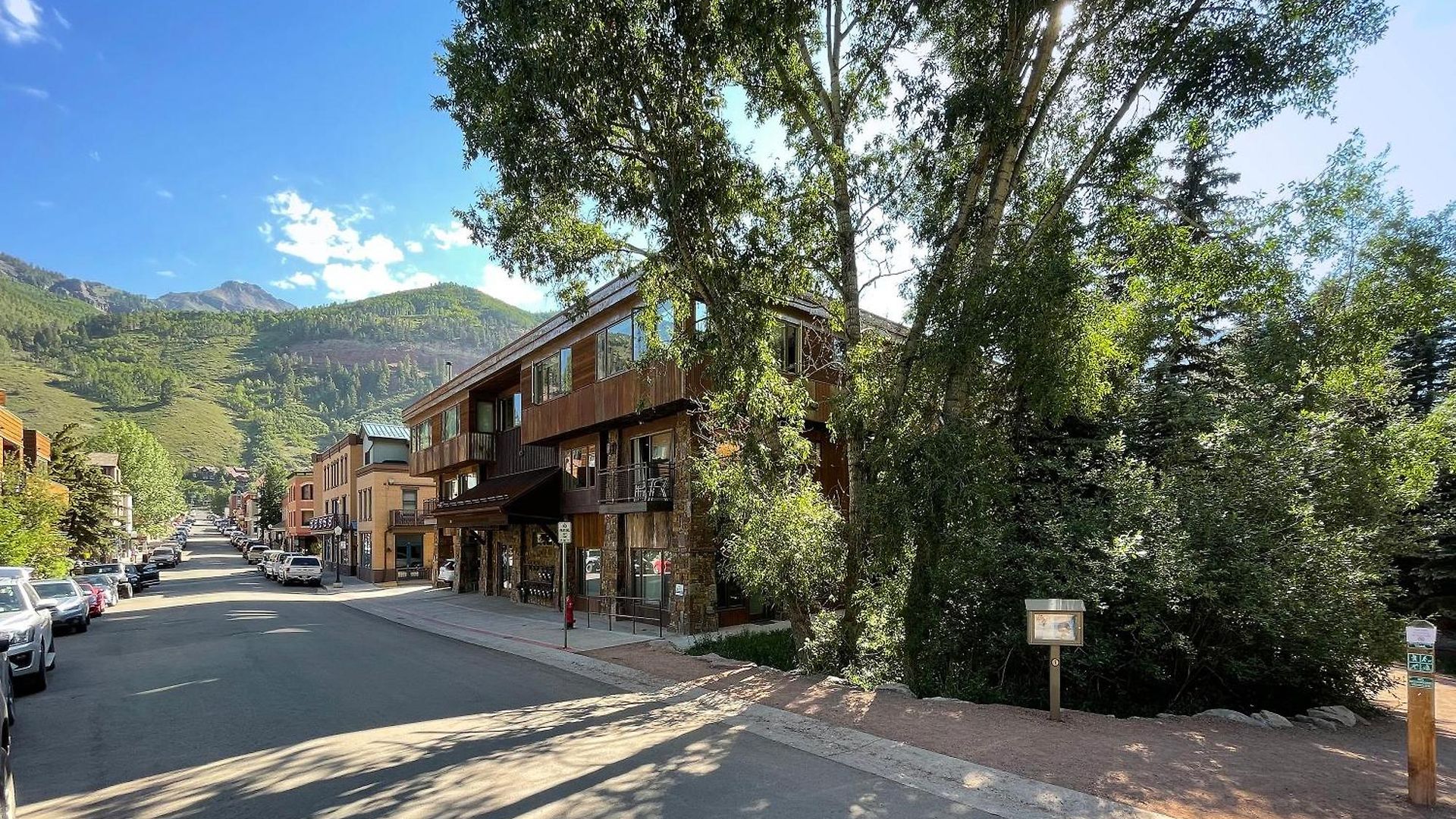 Downtown Modern Creekside Telluride