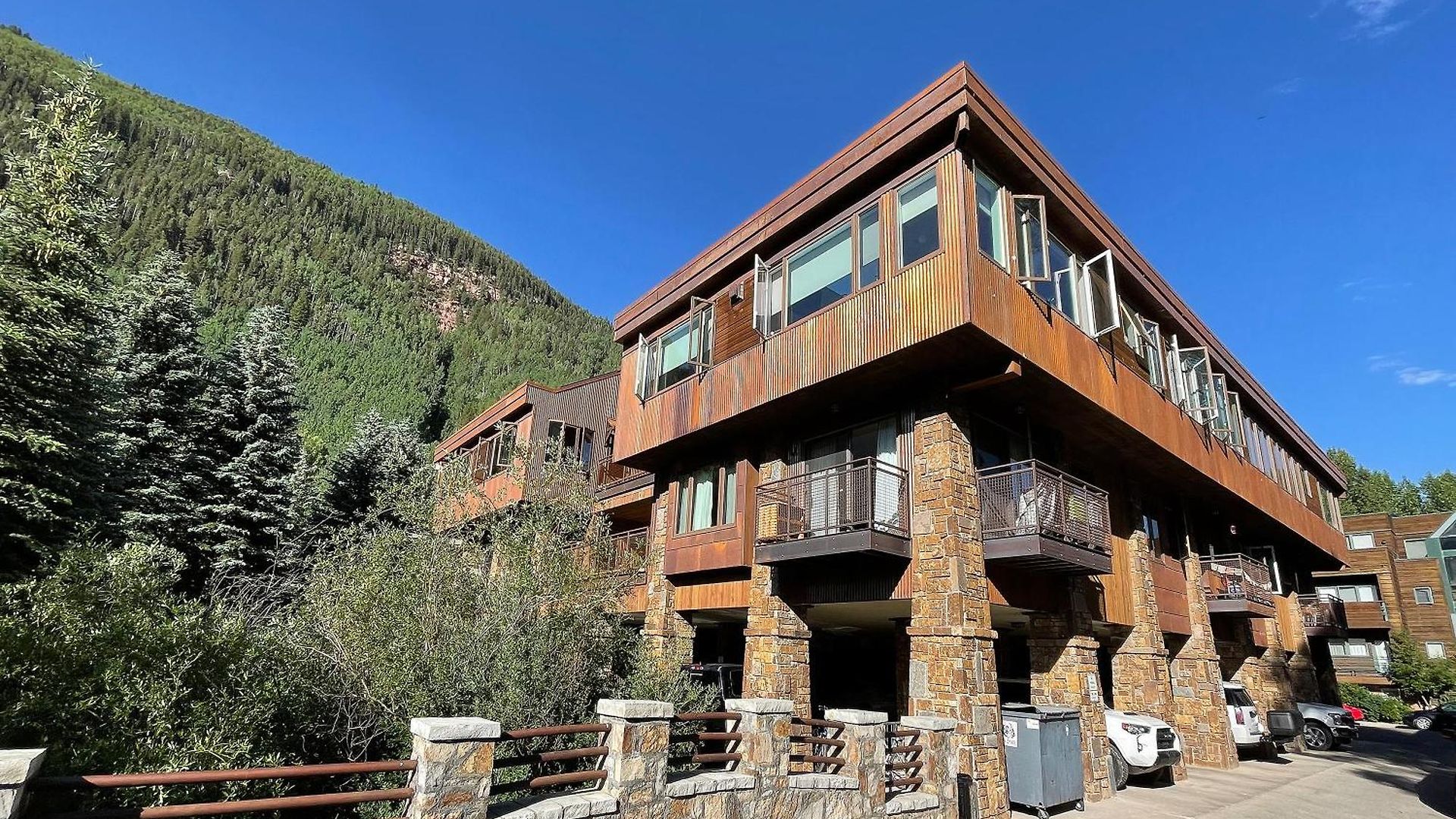 Downtown Modern Creekside * Telluride