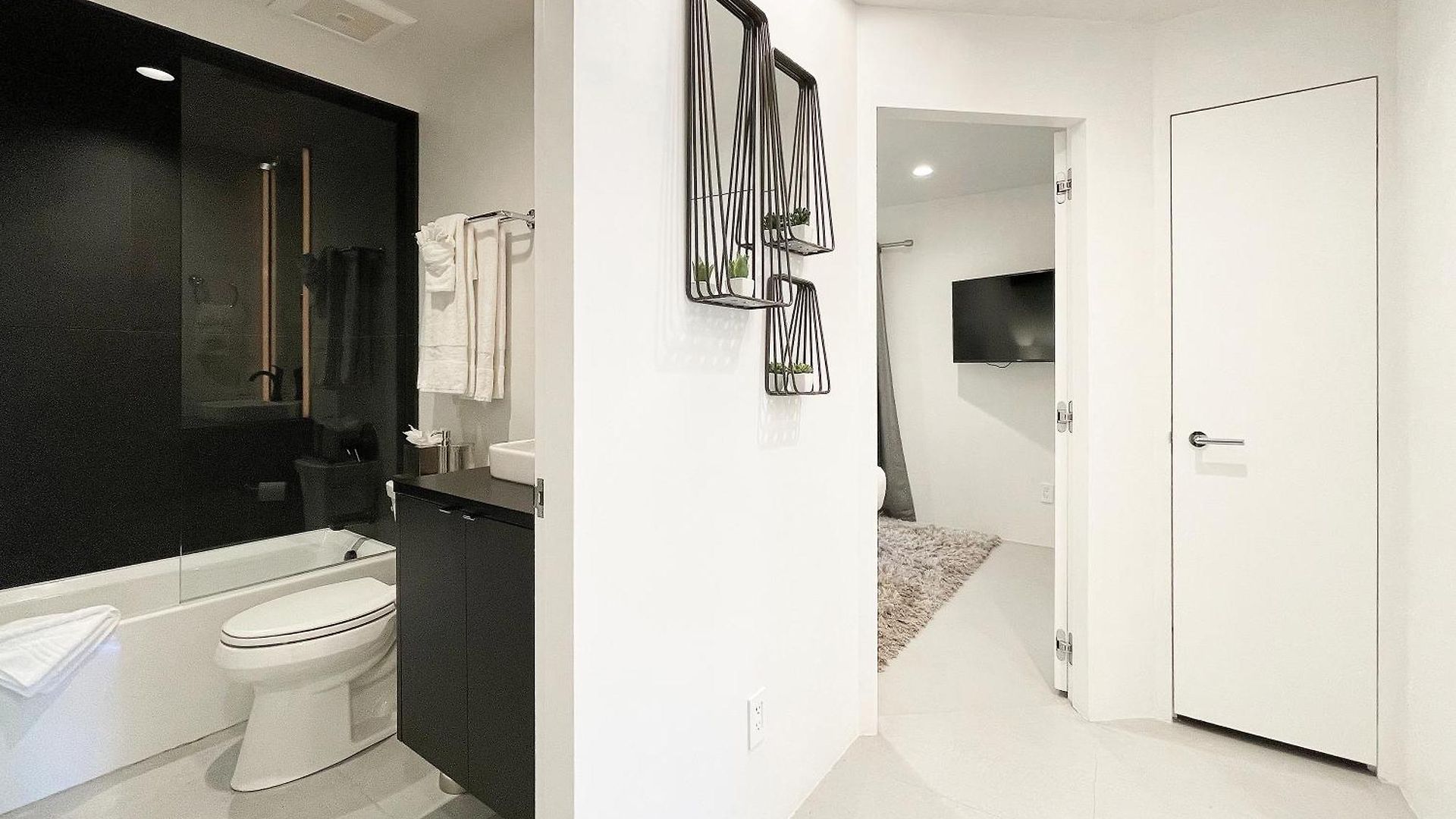 Apartment Downtown Modern Creekside *