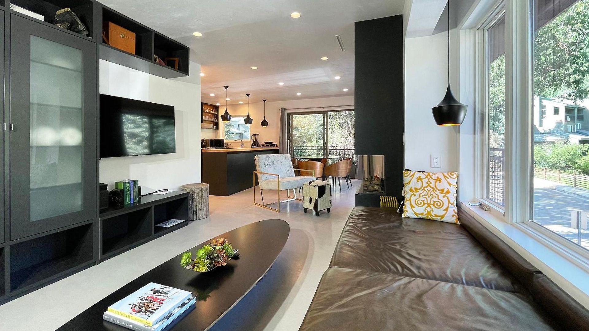 Downtown Modern Creekside Apartment Telluride
