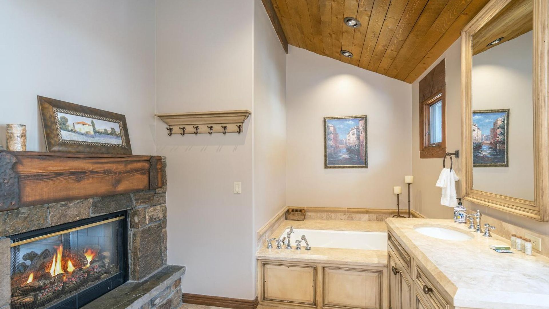Country Club Estate By Exceptional Chalet