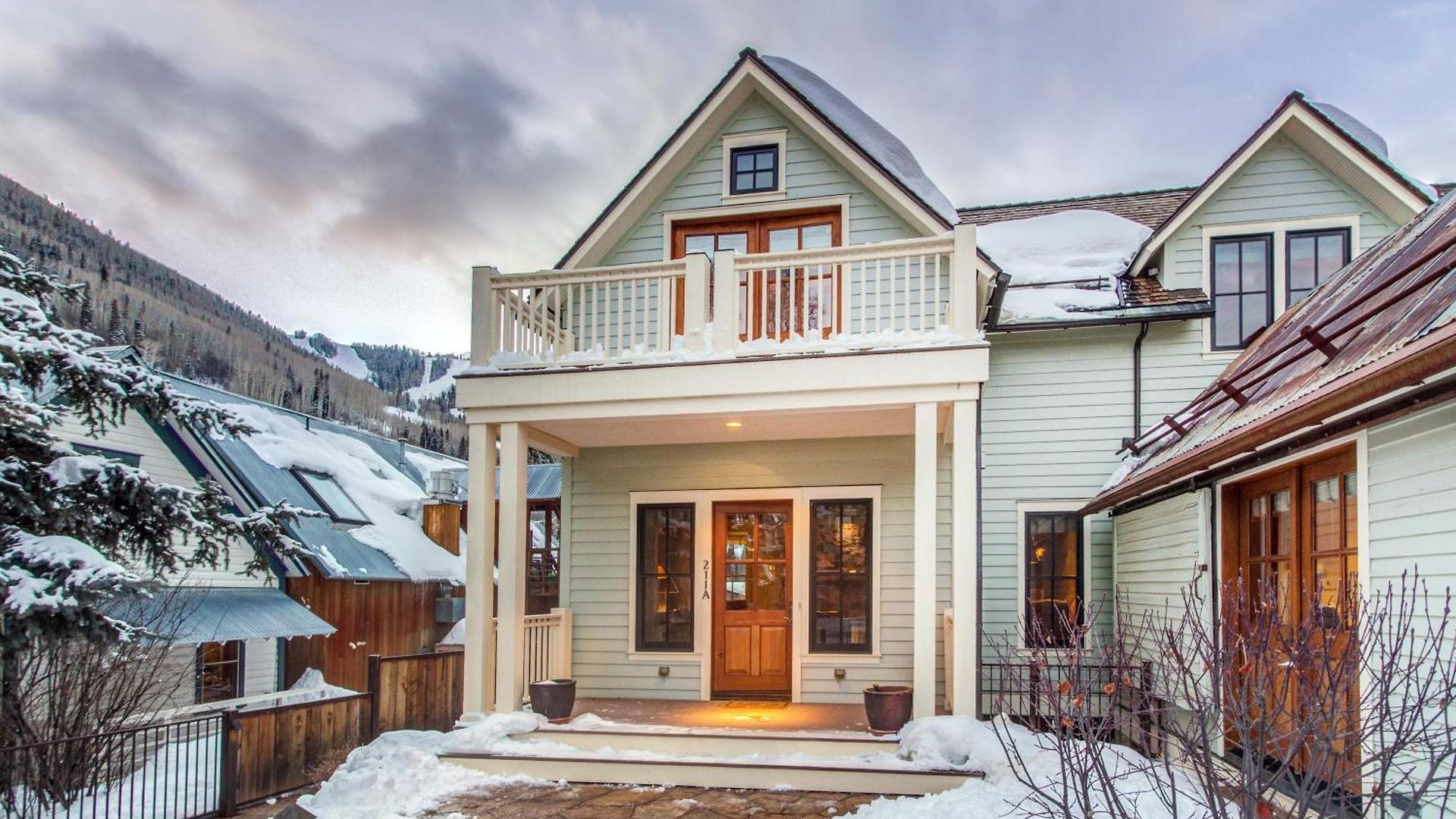 211 A South Oak By Exceptional *