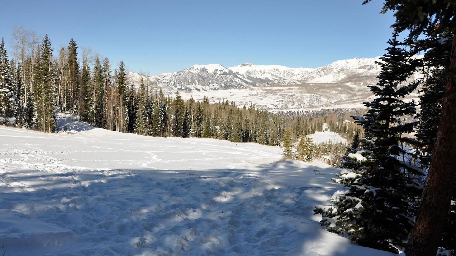 Two Trails By Exceptional Chalet *