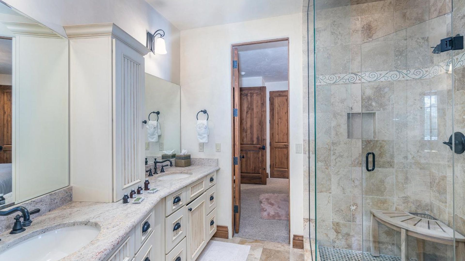 Twin Elk By Exceptional Chalet *