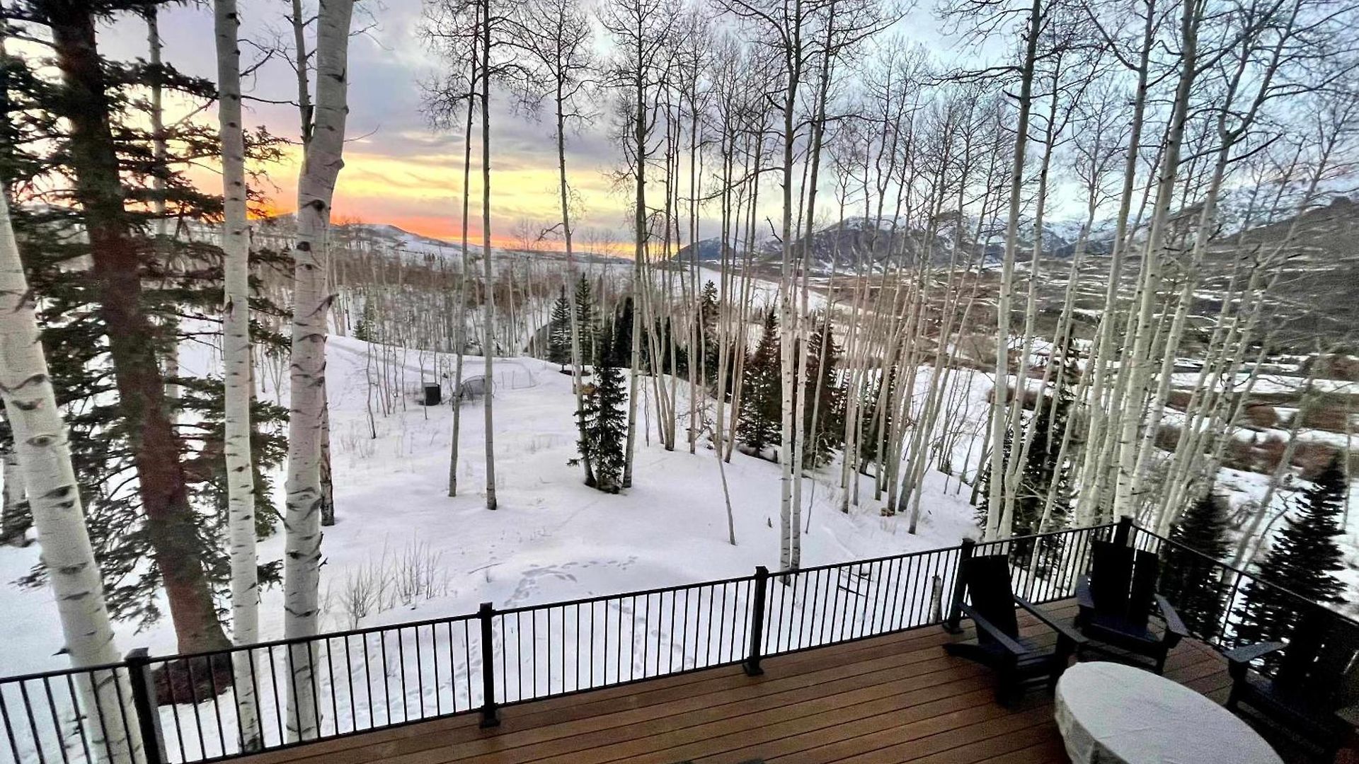 Luxury Mountain Retreat With Hot Tub And Views Holiday home