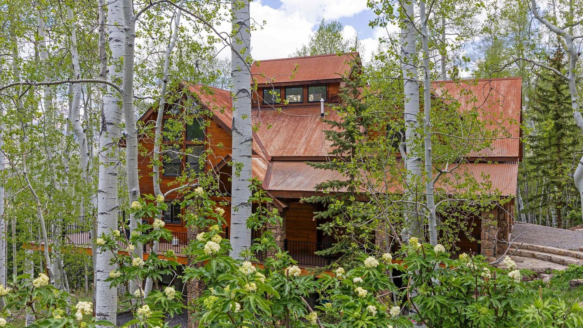 Luxury Mountain Retreat With Hot Tub And Views Holiday home *
