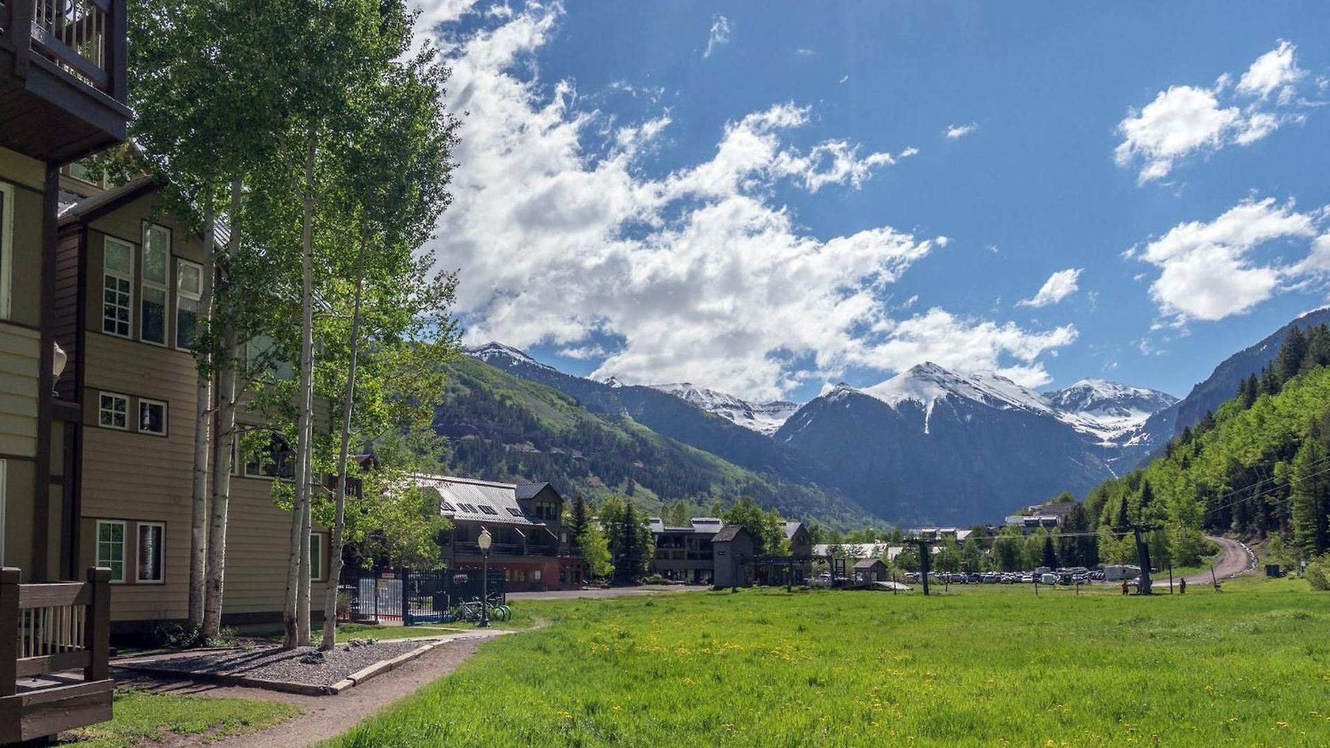 Sunny Condo, Box Canyon Views, Pool & Hot Tub Apartment
