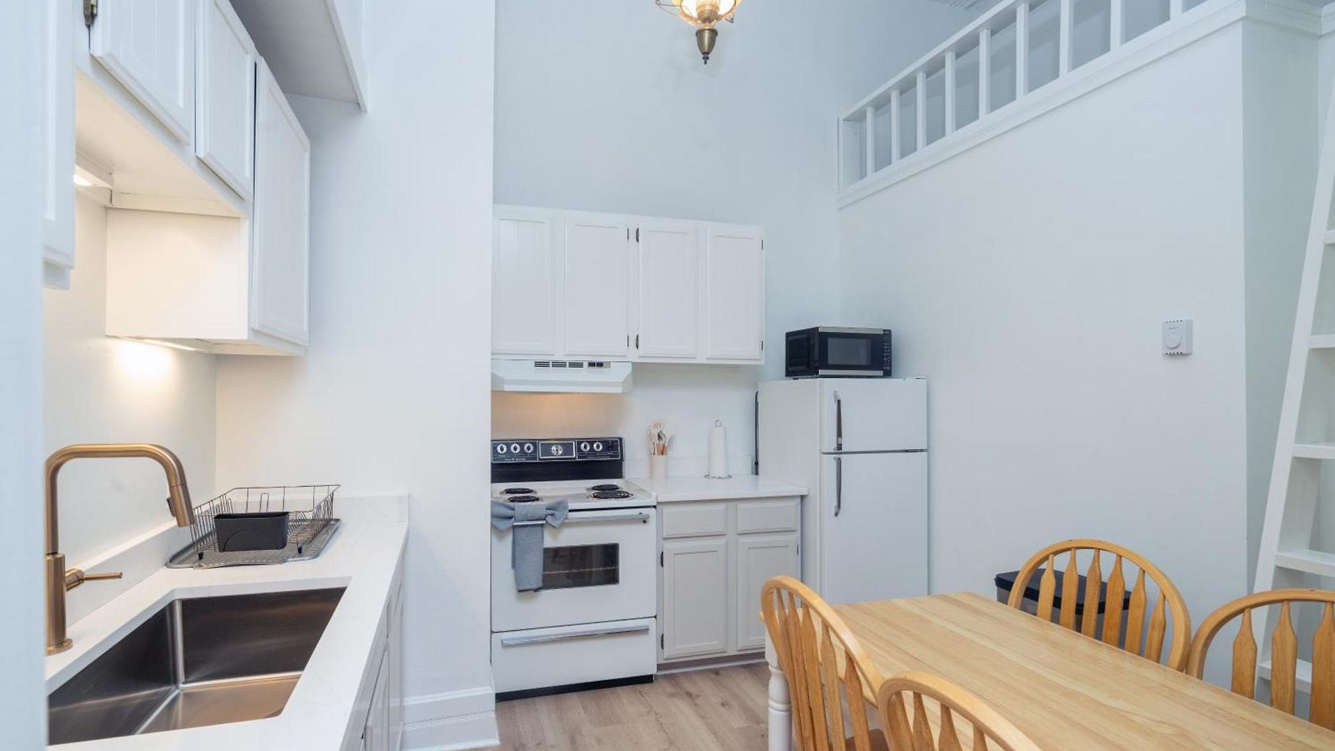 Stone Alley Apartment