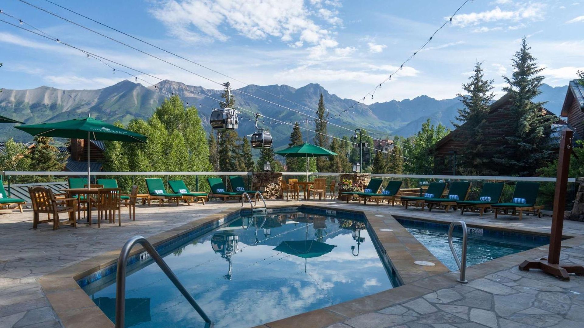 Mountain Village Getaway With Pool & Hot Tub *