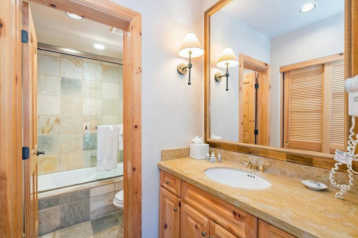 Holiday home Mountain Village Getaway With Pool & Hot Tub