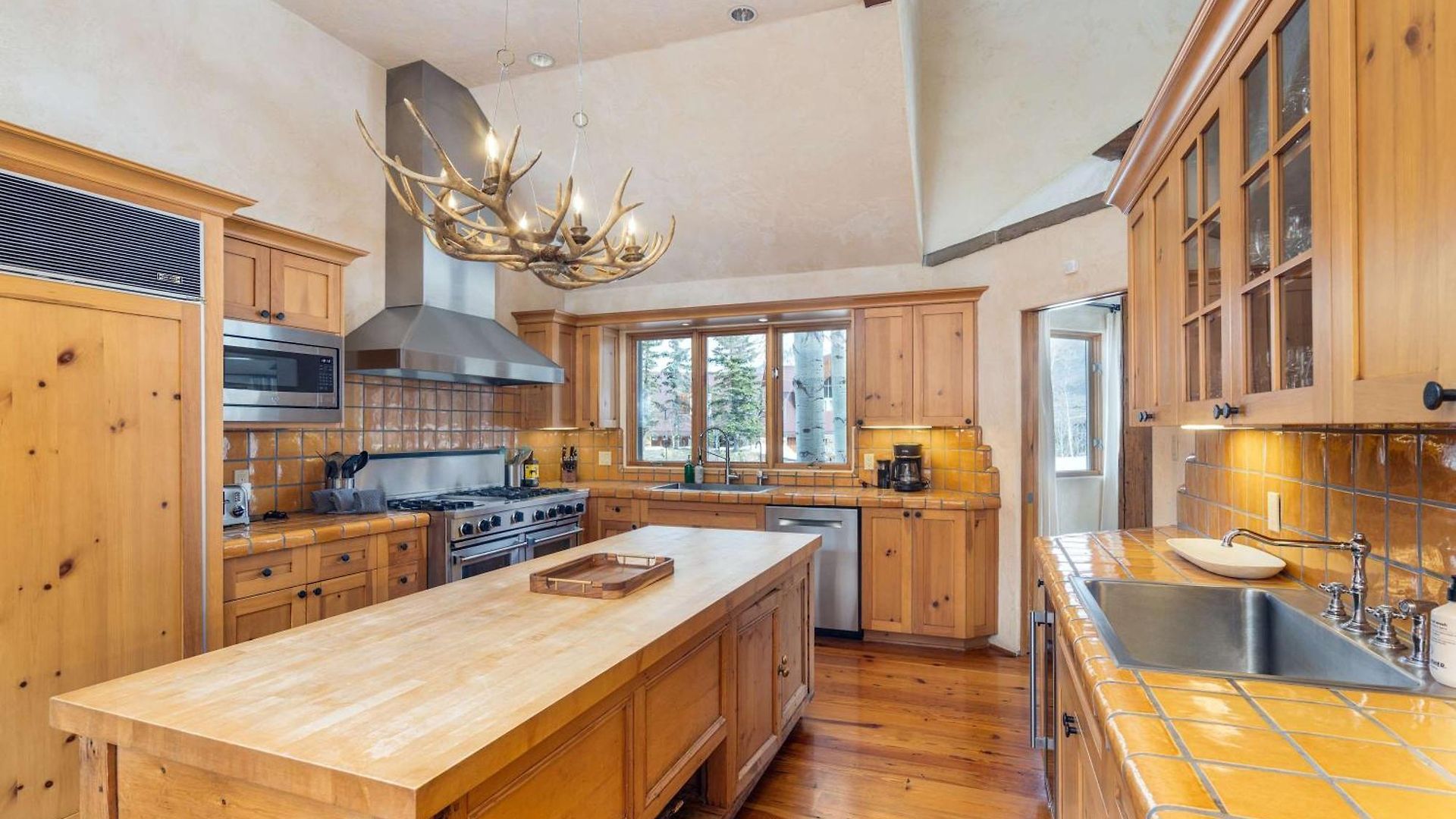 Spacious Retreat With Private Hot Tub Holiday home Telluride