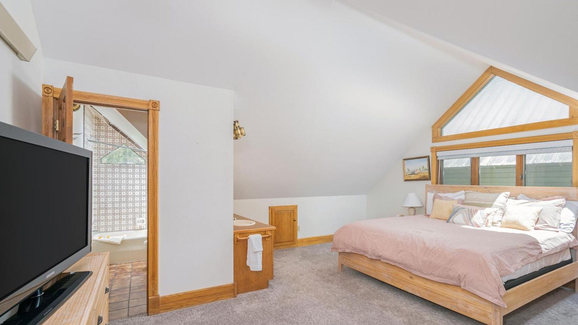 Mountain House East 3 Bedroom Holiday home
