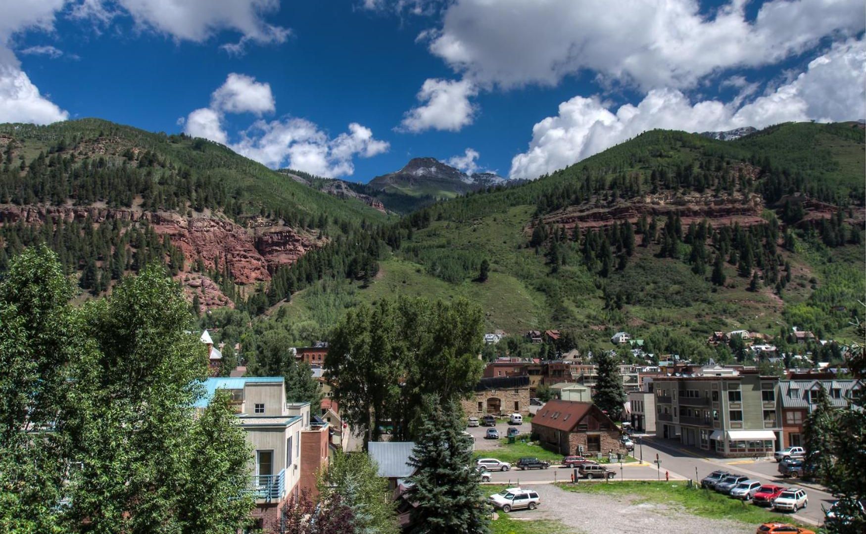 Centrally Located In Town, 2 Bed And 2 Bath Manitou Is A Must Telluride