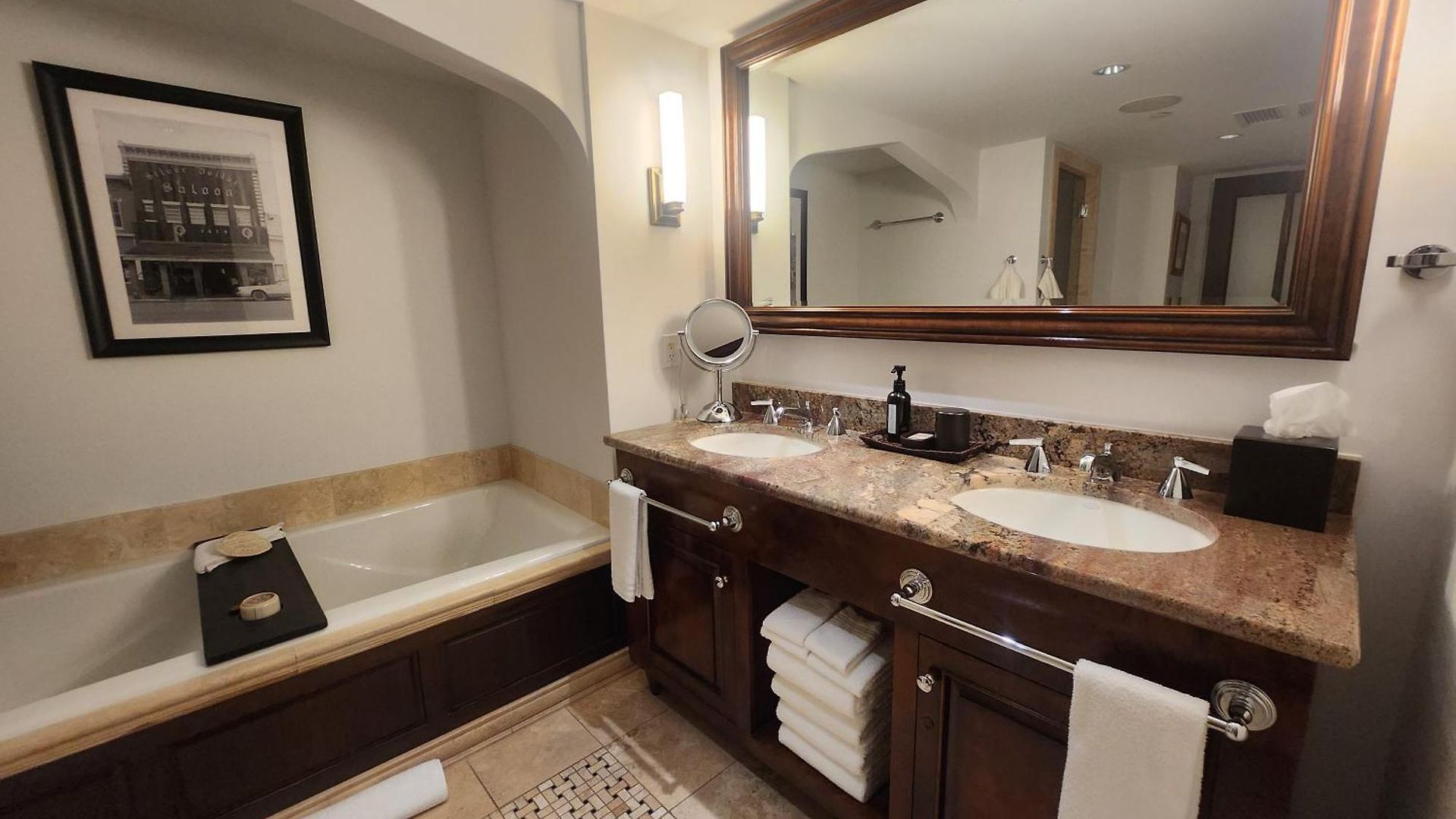 Luxury At A 5 Star At The Heart Of Mountain Village -