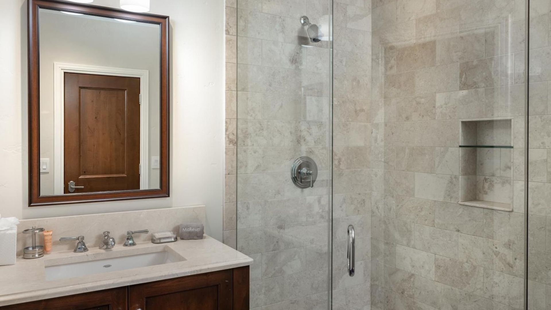 Villa South Oak Retreat - Convenient Luxury By Gondola! *