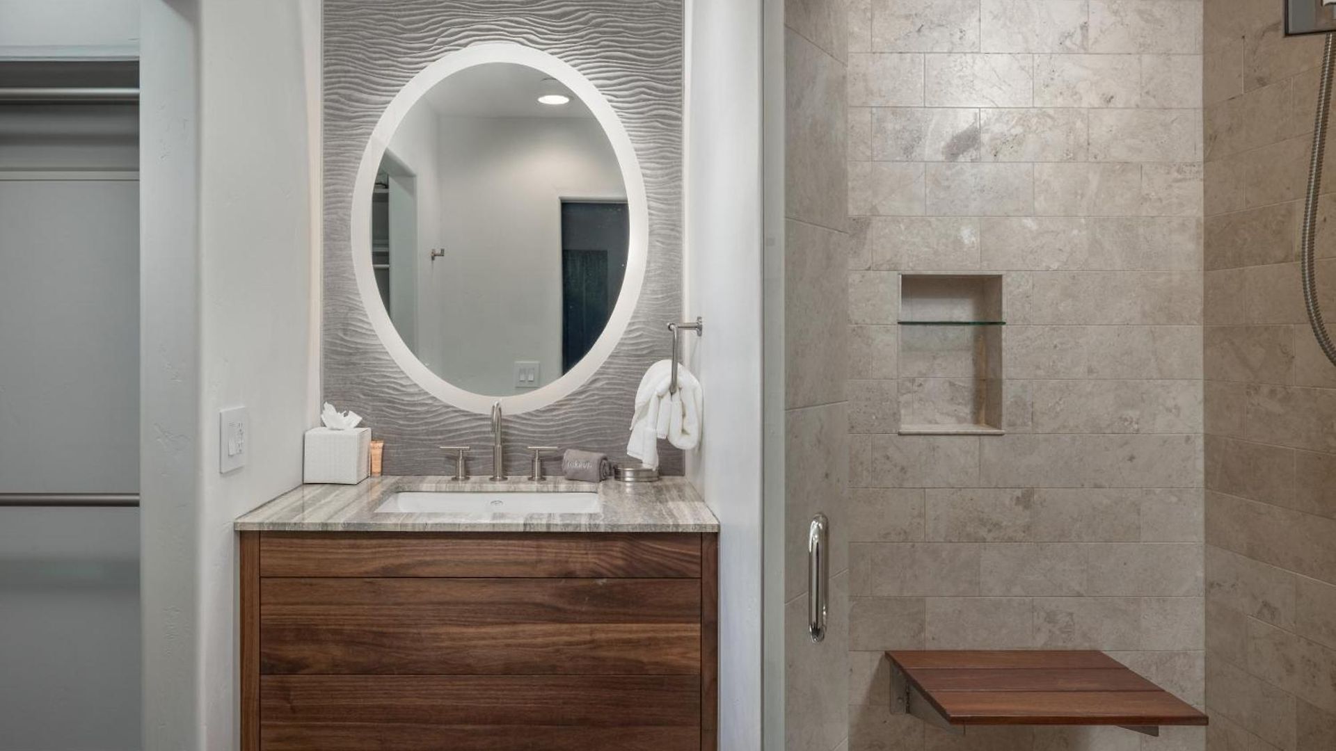 Villa South Oak Retreat - Convenient Luxury By Gondola! *