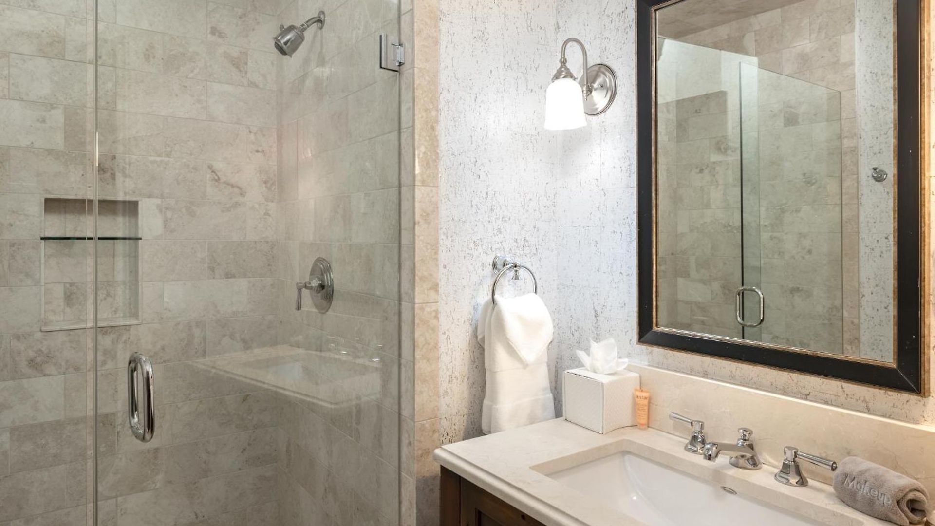 South Oak Retreat - Convenient Luxury By Gondola! *