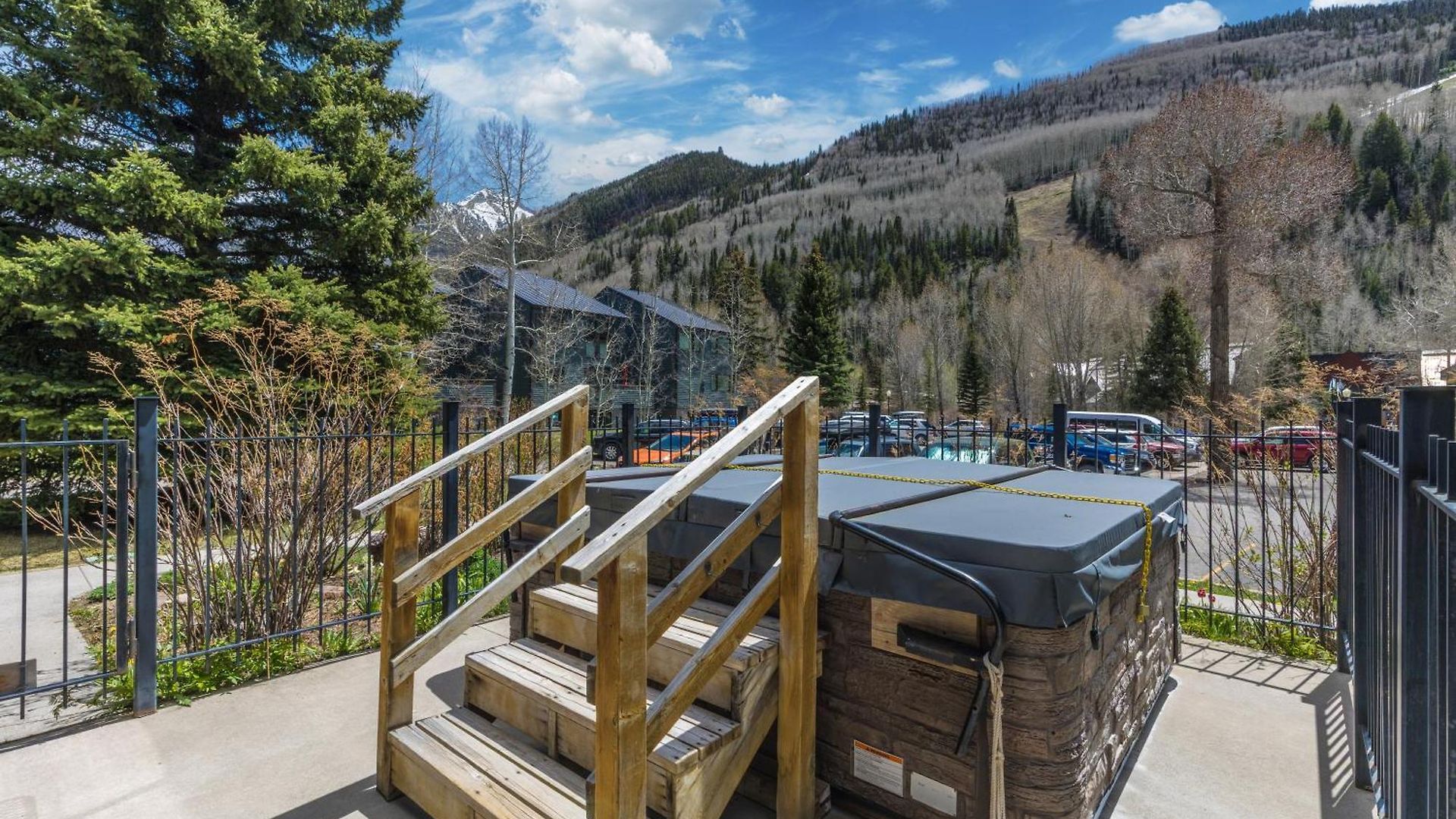 Experience Luxury At Alpenglow At *