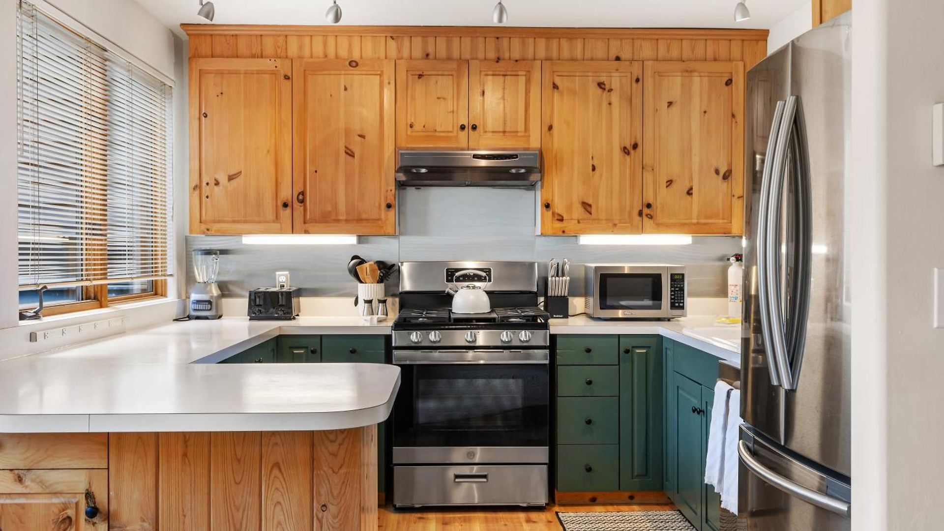 Experience Luxury At Alpenglow At *