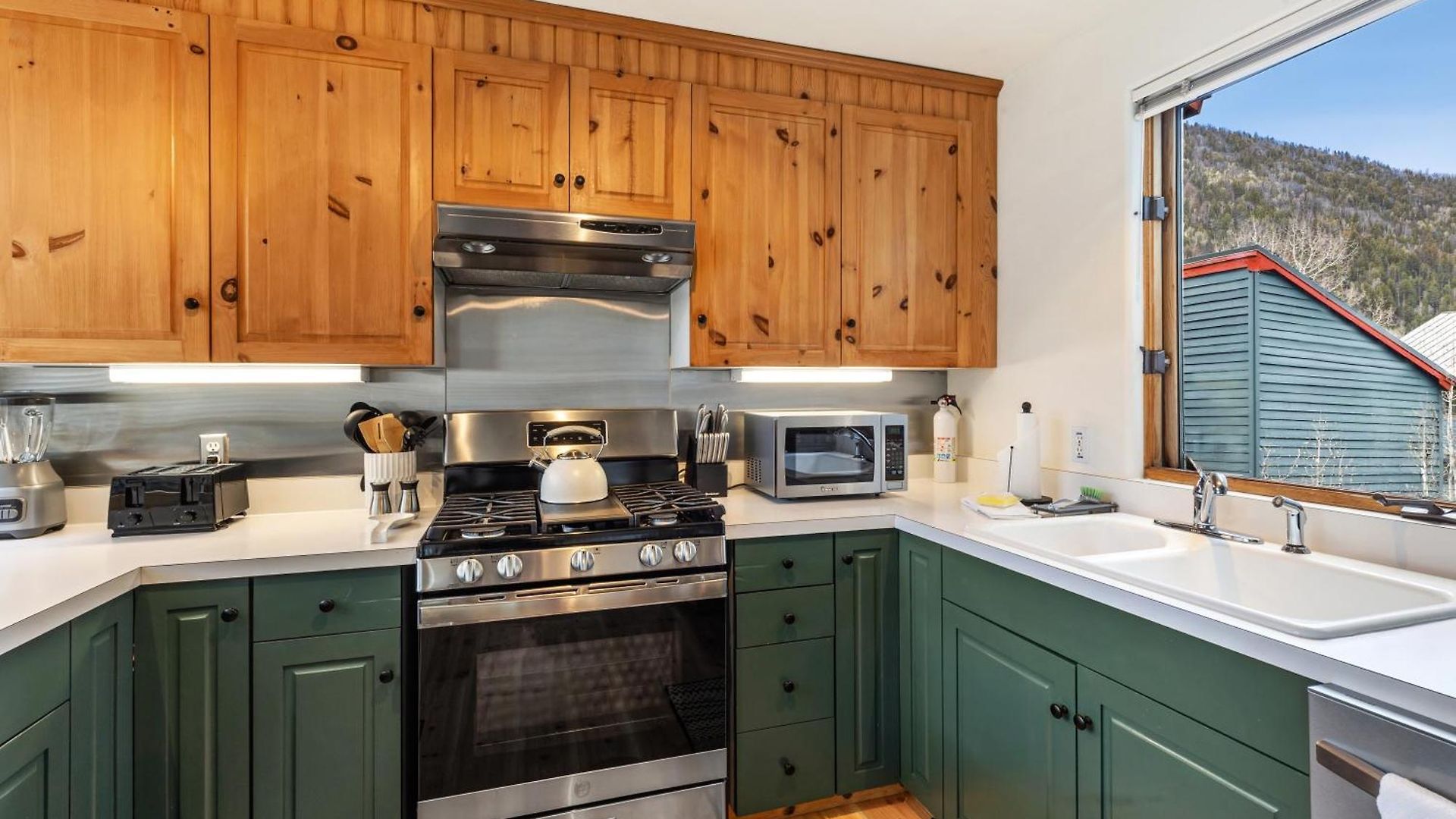Experience Luxury At Alpenglow At Holiday home *