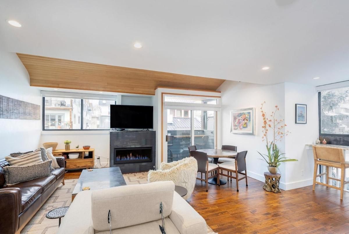 Unit 323 * Telluride