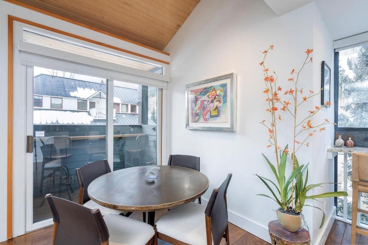 Apartment Unit 323 *