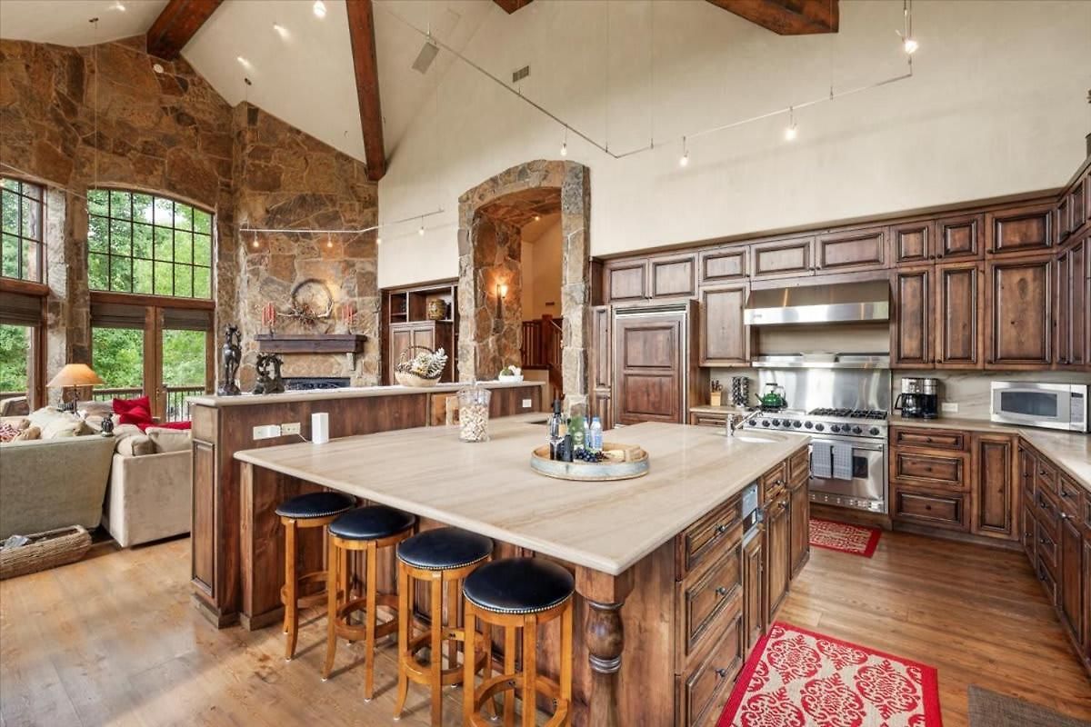 Luxe Mountain Village Retreat Hot Tub With Views *