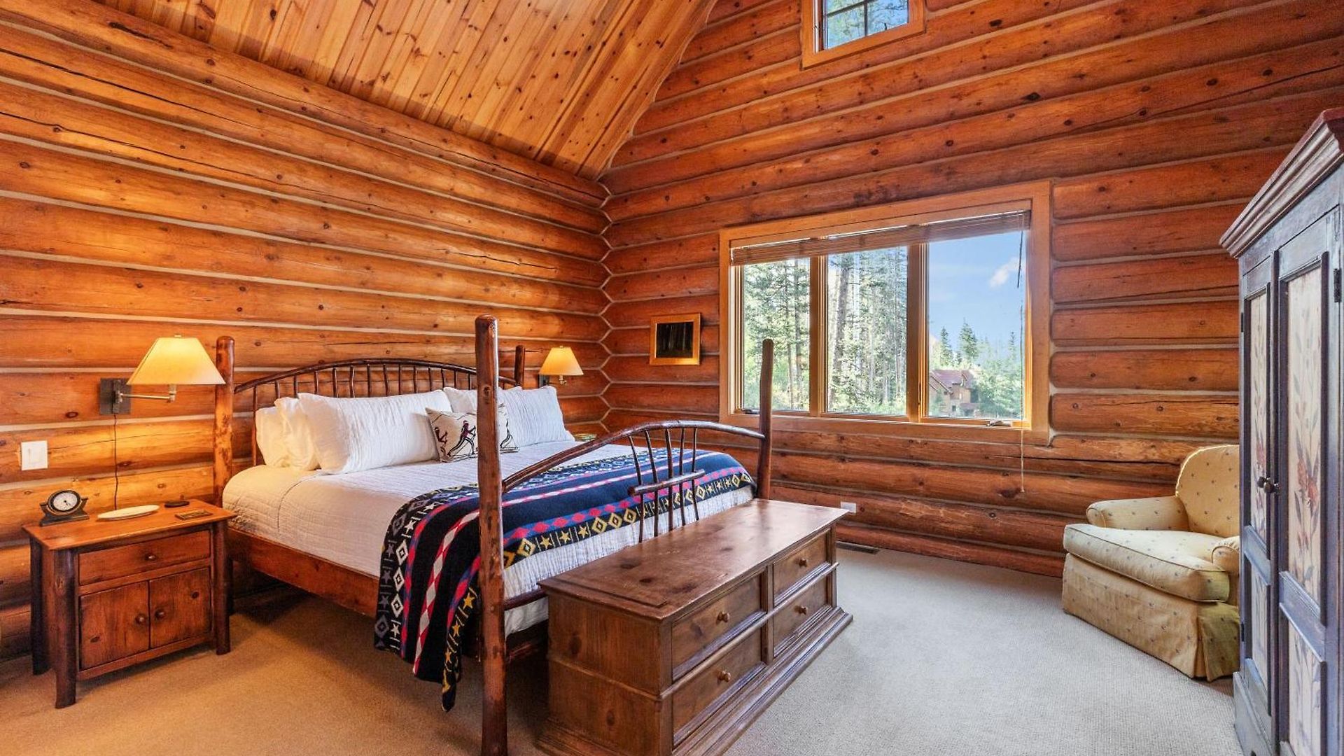 Stunning Views! Ski-in/out Mountain Village Holiday home *