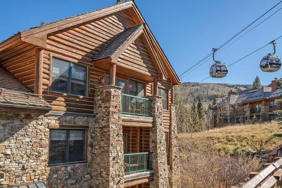 Mountain Village Getaway With Pool & Hot Tub